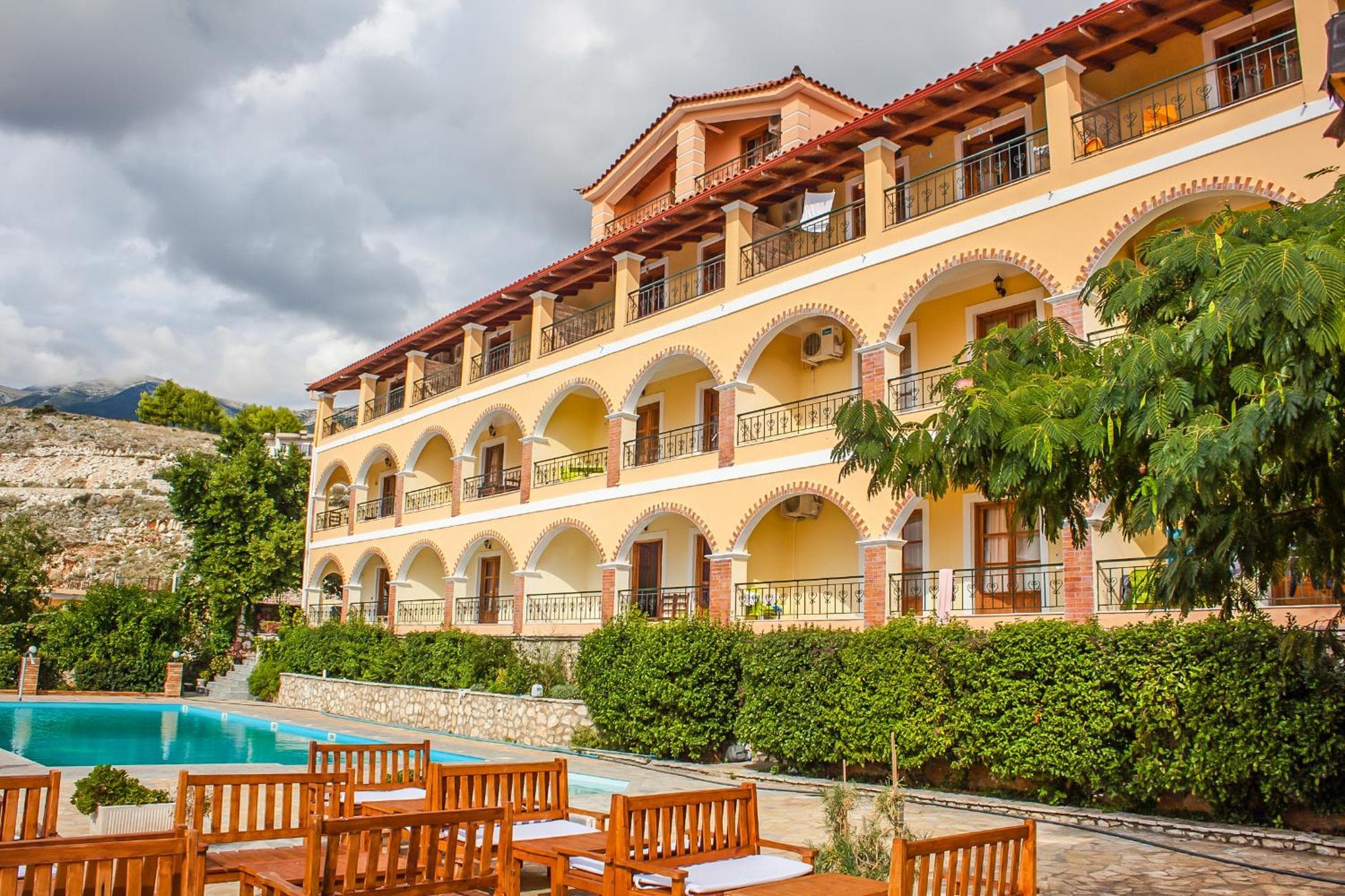 Apart-Hotel Llazari, Himare, photo 3