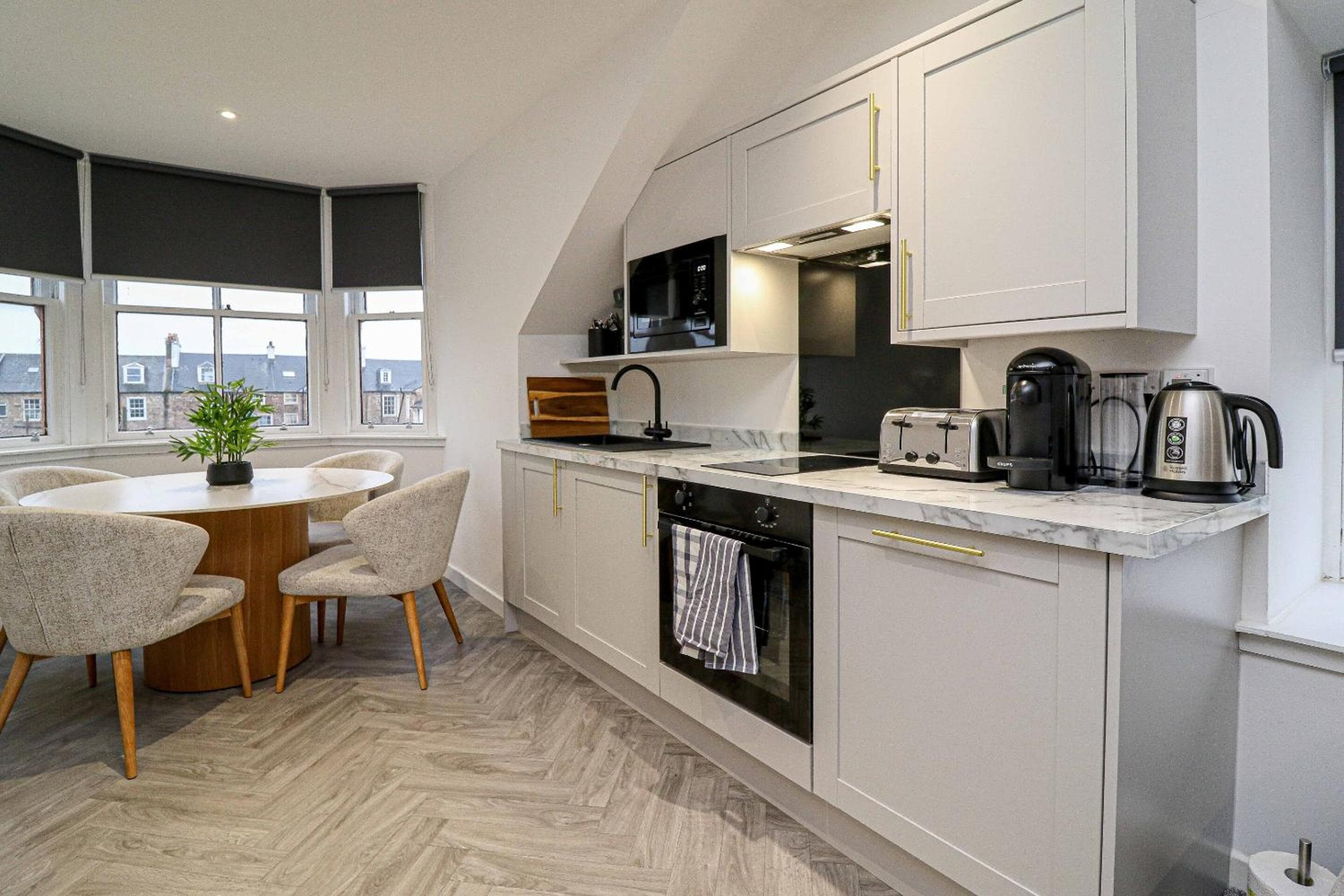 The Manor - Beachwalk Apartments, Ayr, photo 4
