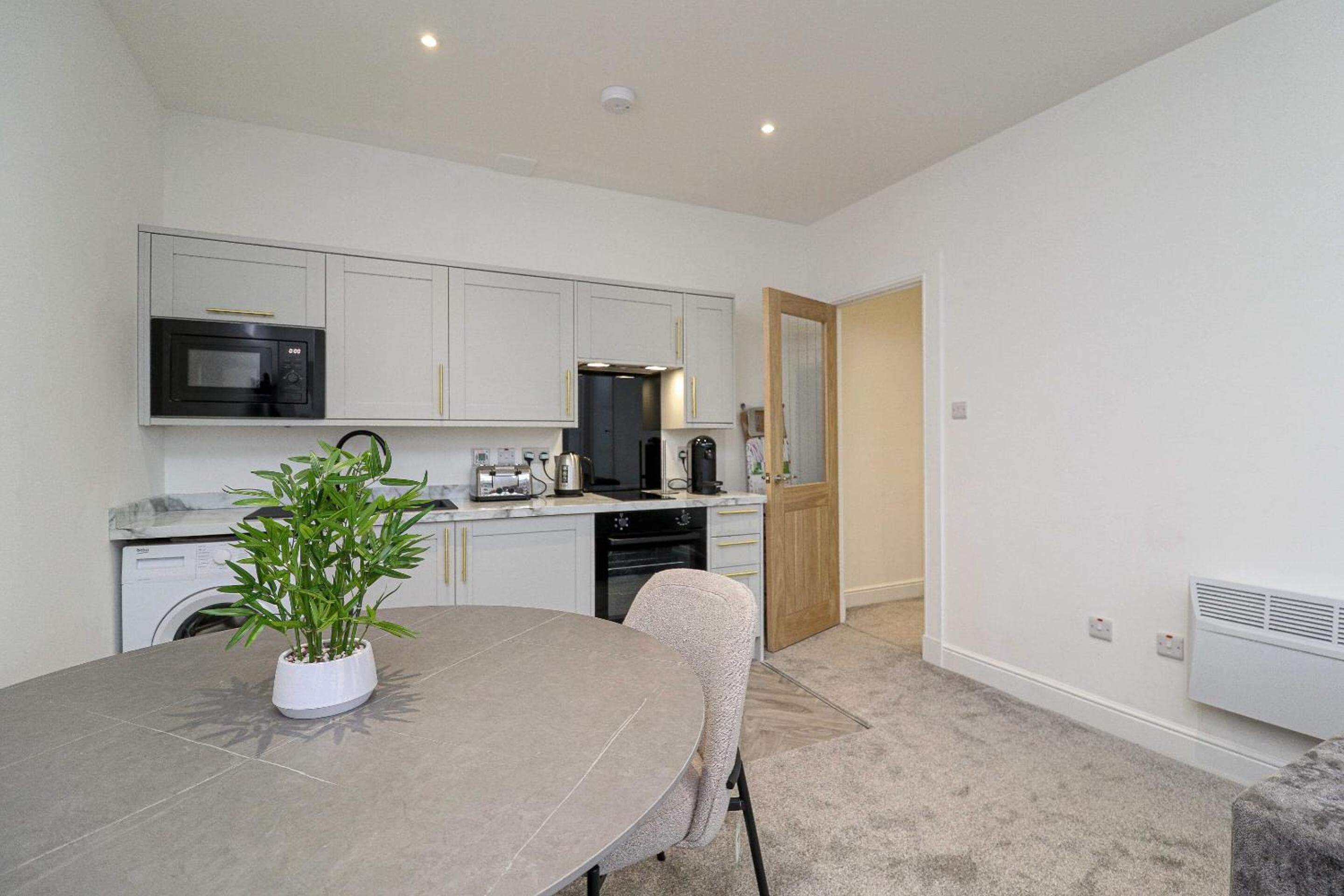 The Manor - Beachwalk Apartments, Ayr, photo 6