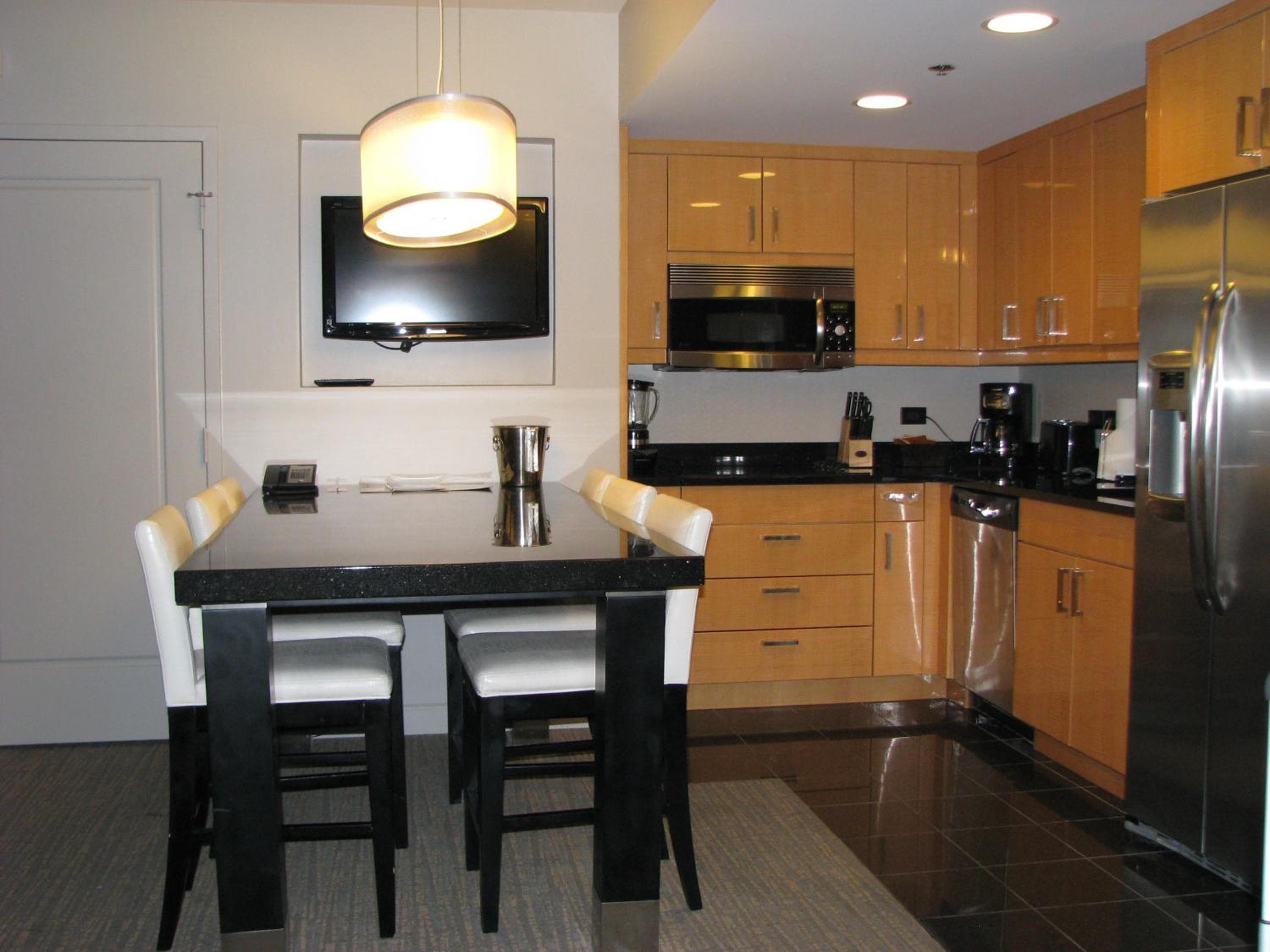 Suites at Elara Las Vegas Center Strip-No Resort Fees, Las Vegas, photo 2