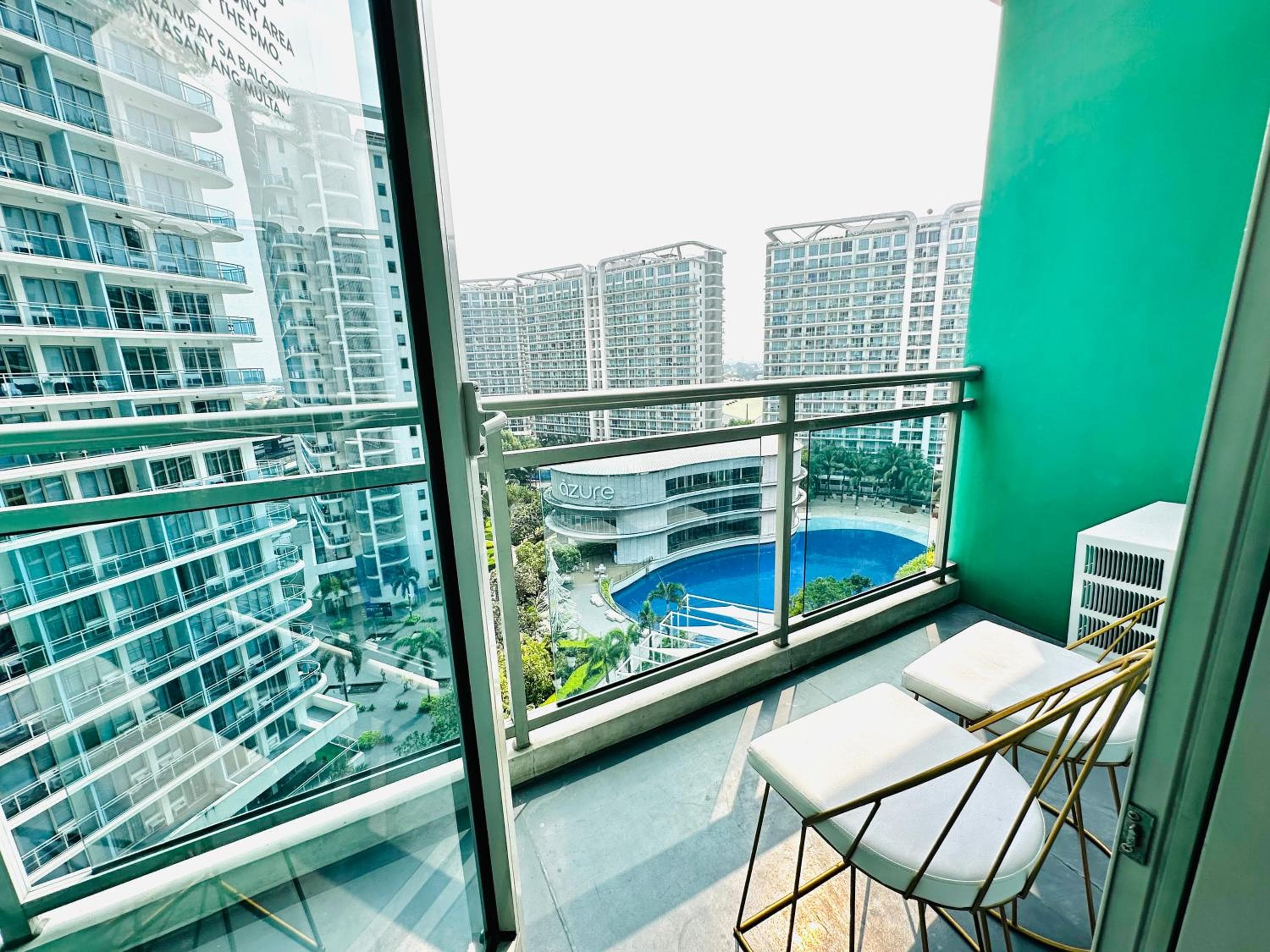 Azure Urban Resort South Paranaque Beach View Unit- Newly Renovated - Near Airport Near SM Bicutan, Manila