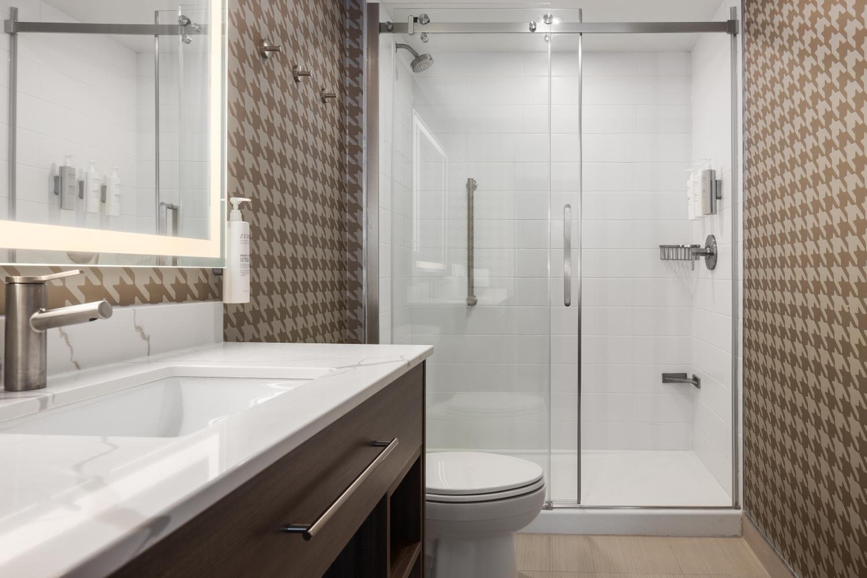 Home2 Suites By Hilton Kitchener, Kitchener, photo 2