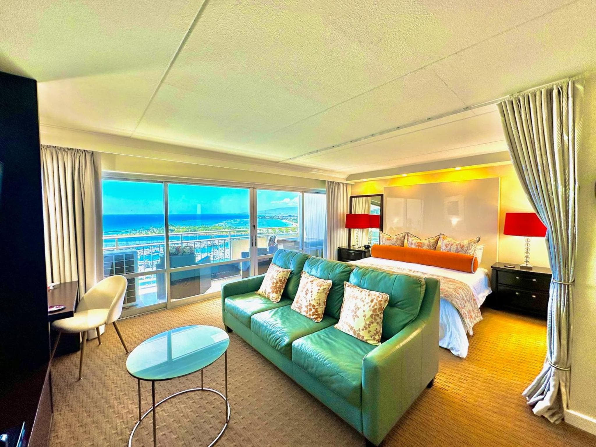 Waikiki Beach Experience! Luxury OceanView Suite!, Honolulu, photo 3