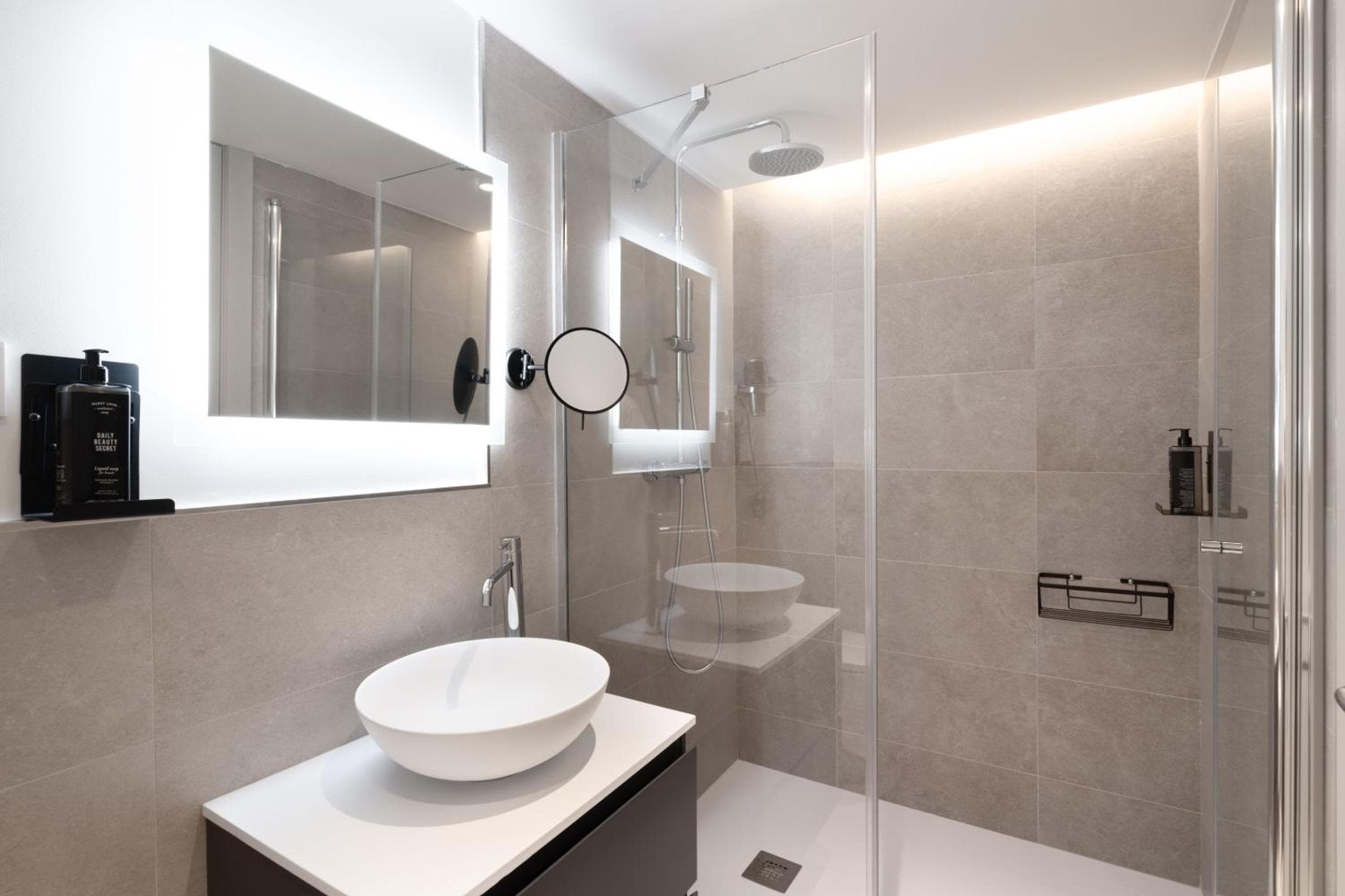 Limehome Madrid Calle de Juan Hurtado de Mendoza, Madrid, photo 3