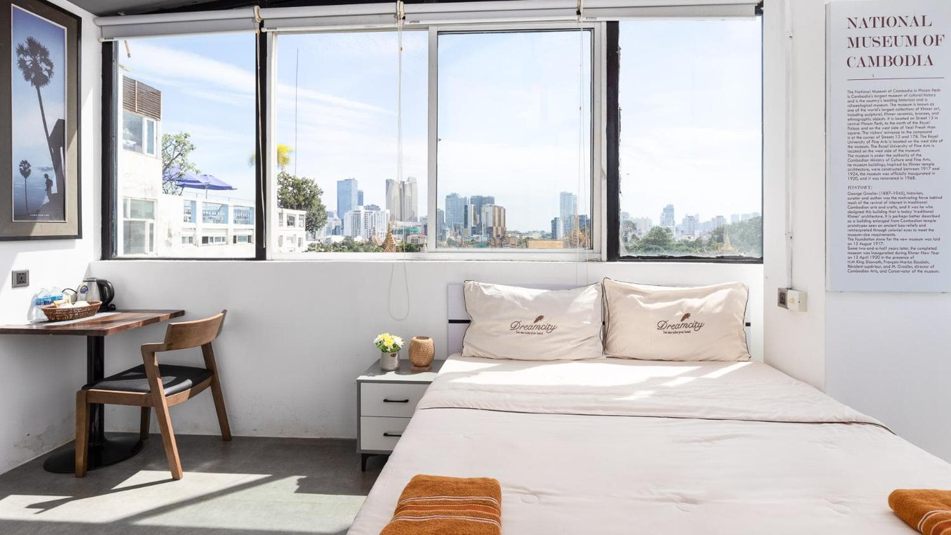 Sky hotel - Rooms & Free laundry - 50m to Royal Palace, Phnom Penh