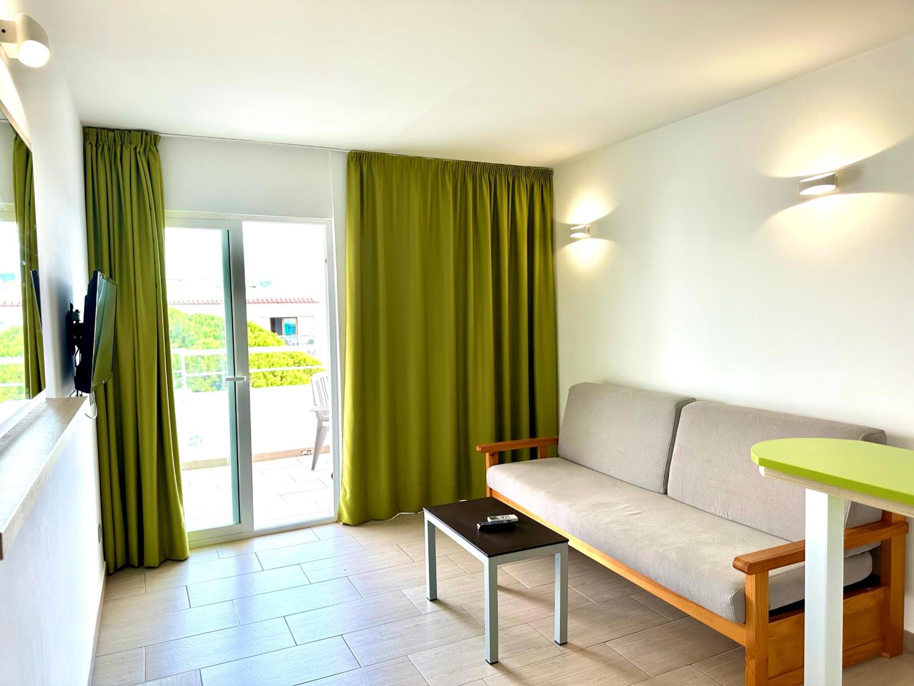 Apartamentos Jet - Adults Only, Playa d'en Bossa, photo 3
