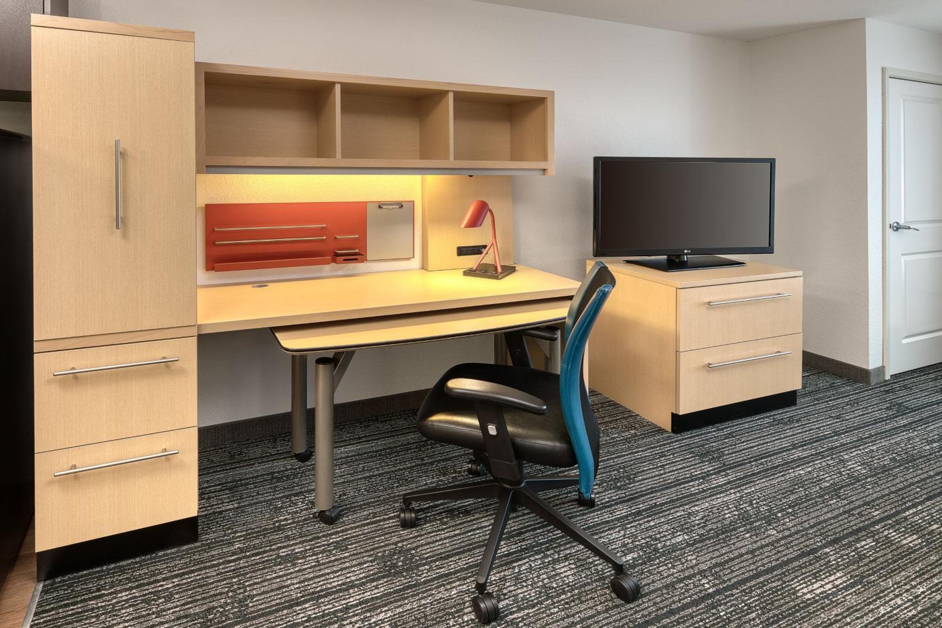 TownePlace Suites by Marriott Red Deer, Red Deer, photo 4