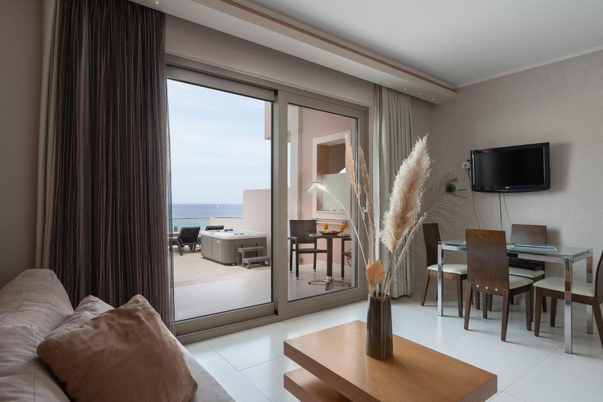 Kymothoe Elite Suites, Tsilivi, photo 6