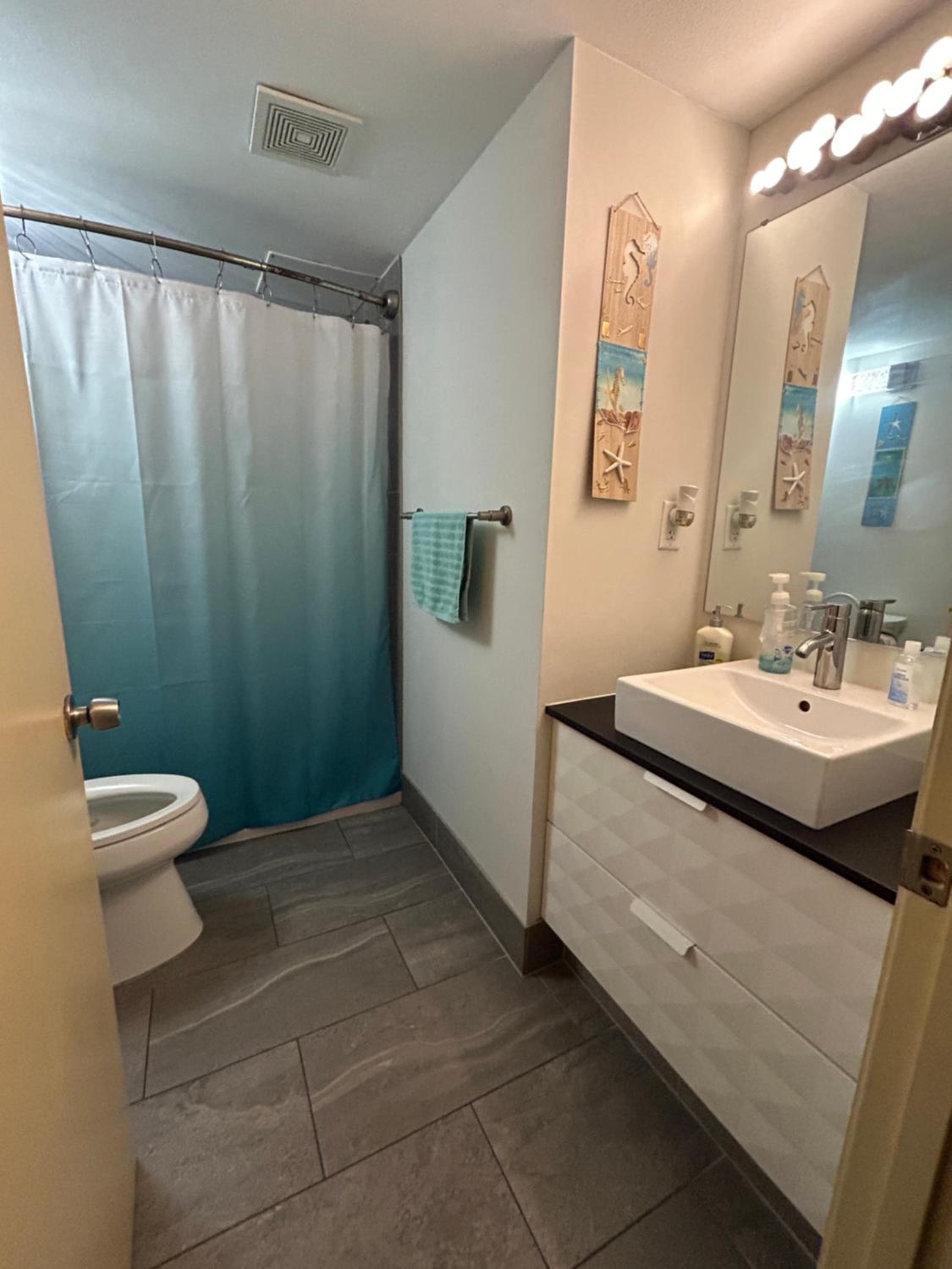Single, Double or Quad Oceanview Studios - Direct Beach Access, Oceanfront Pool & Tiki, Daytona Beach Shores, photo 3