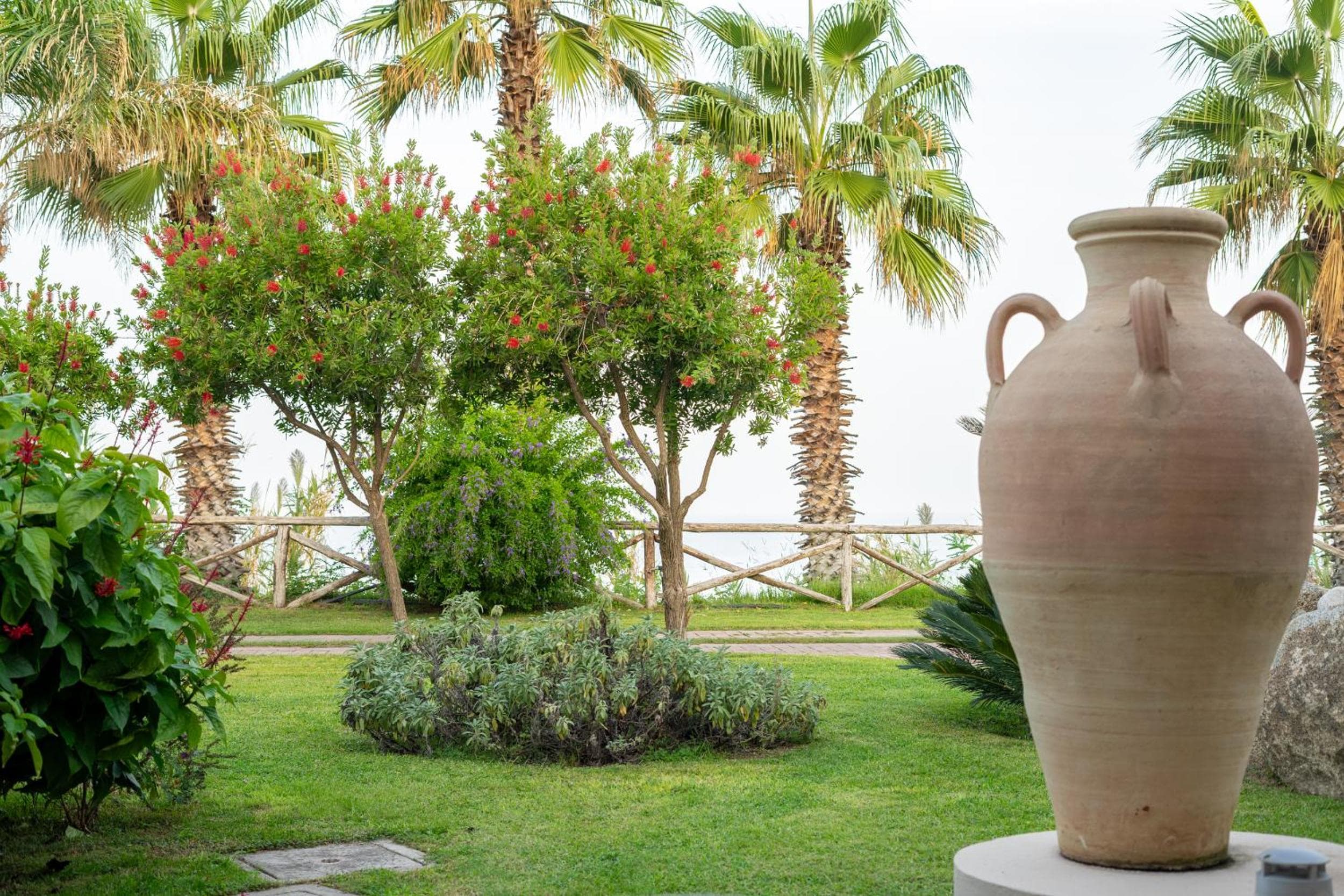 Hotel Villaggio Cala Di Volpe, Capo Vaticano, photo 3