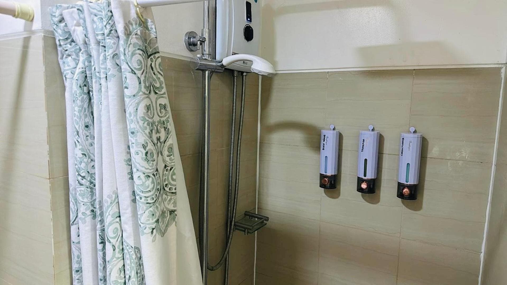 Homey Staycation at MOA Complex, Manila, photo 3