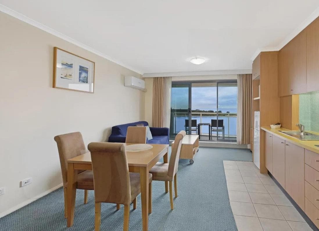 Panoramic oceanview room at the Oaks waterfront resort, The Entrance, photo 2