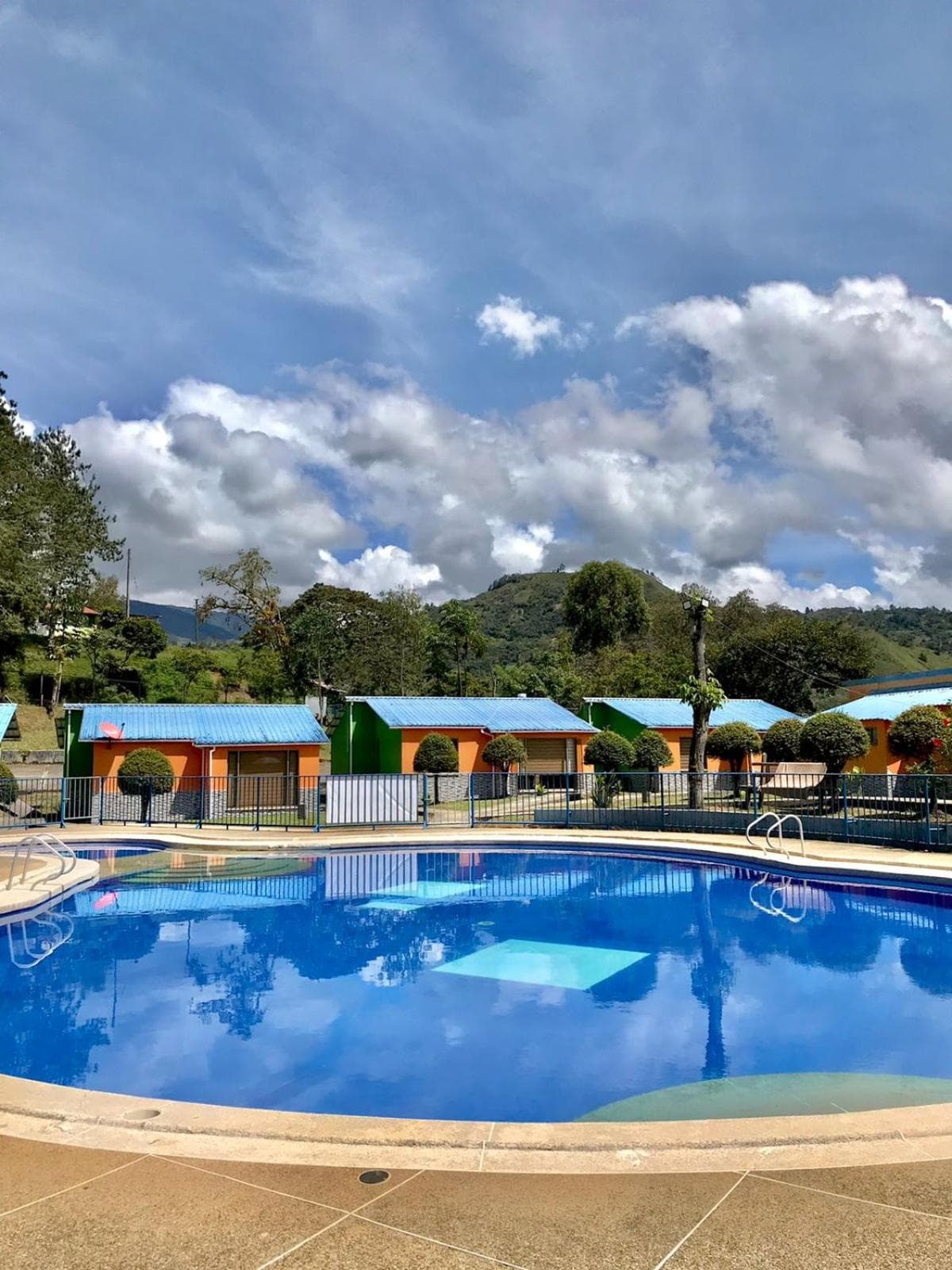Cabañas Gachalá - Centro vacacional El jazmín, Gachalá