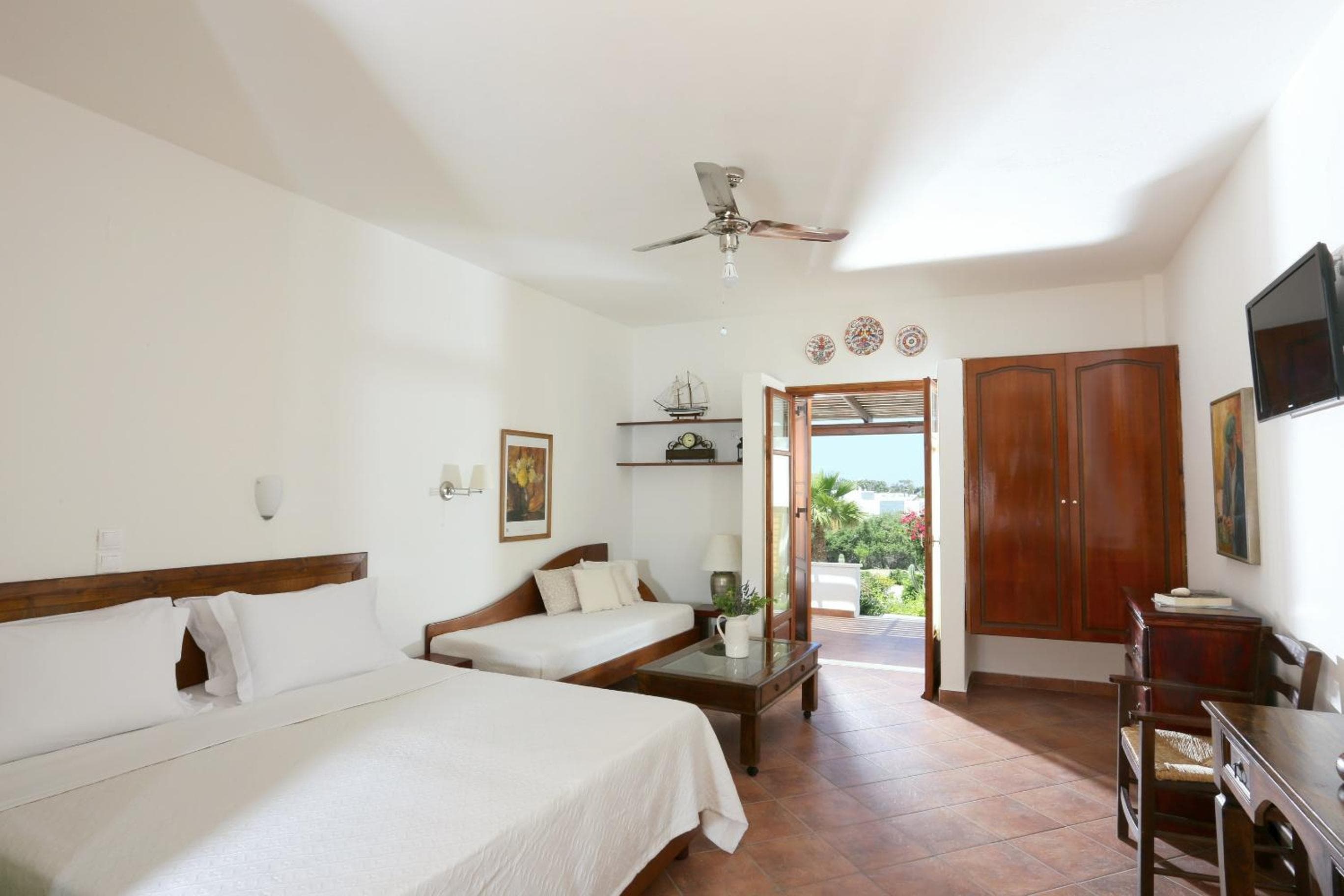 9 Muses - Paros, Parikia, photo 6