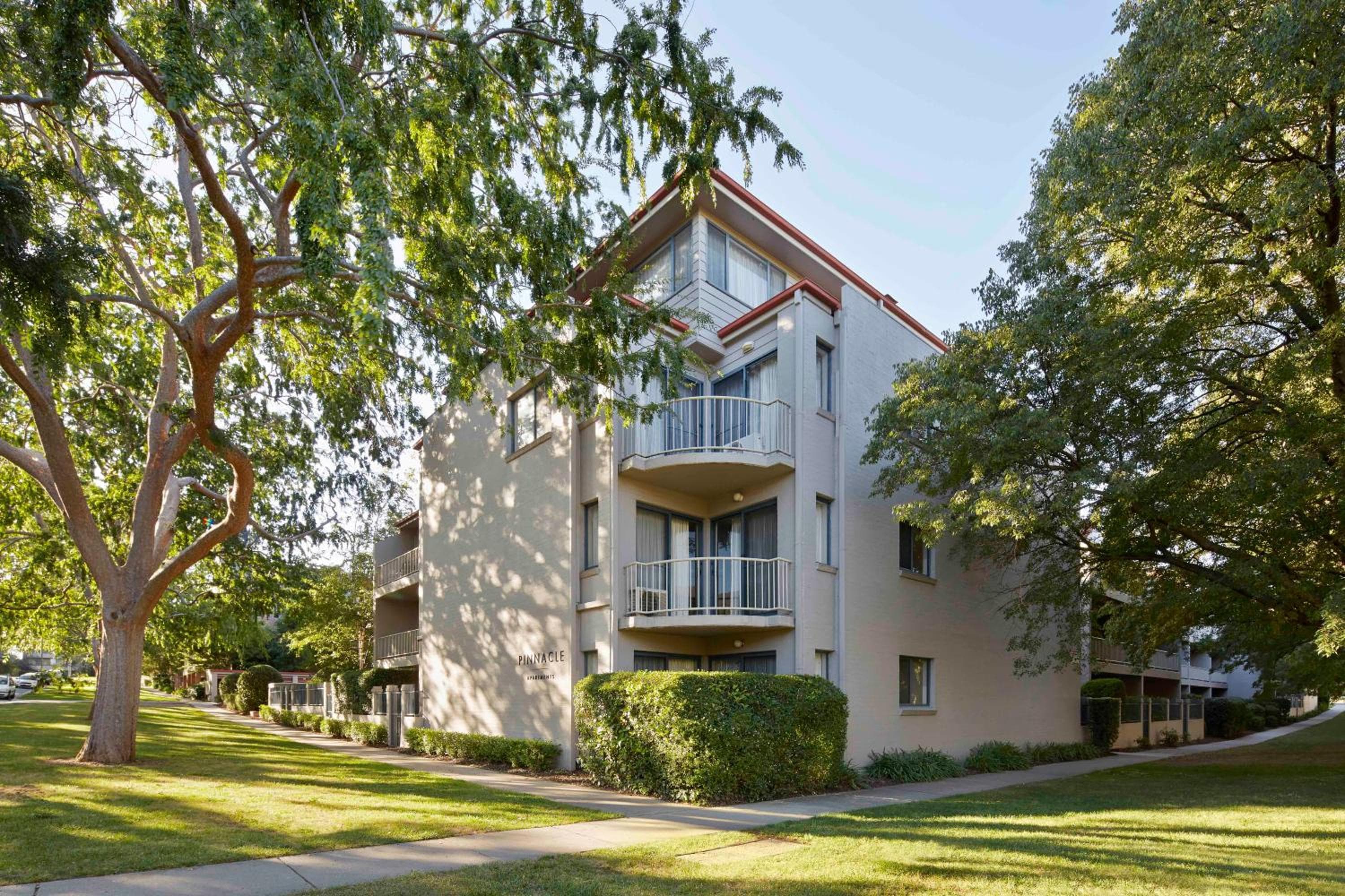 Pinnacle Apartments, Canberra, photo 2
