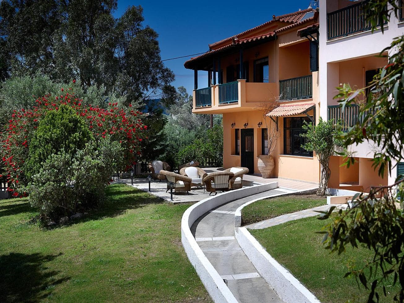Hotel Ledra, Marathokampos