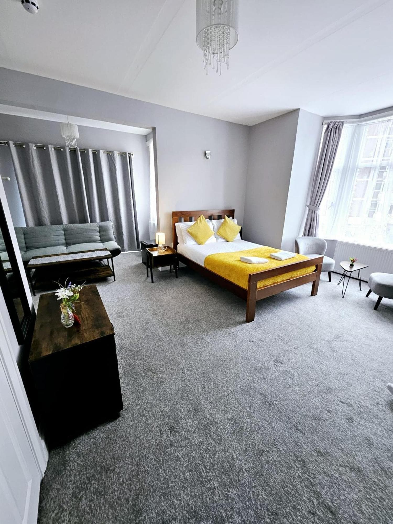 A-N-G Apartments - Parking EV 22kW by the Beach, Canoe Lake & South Parade Pier, Portsmouth