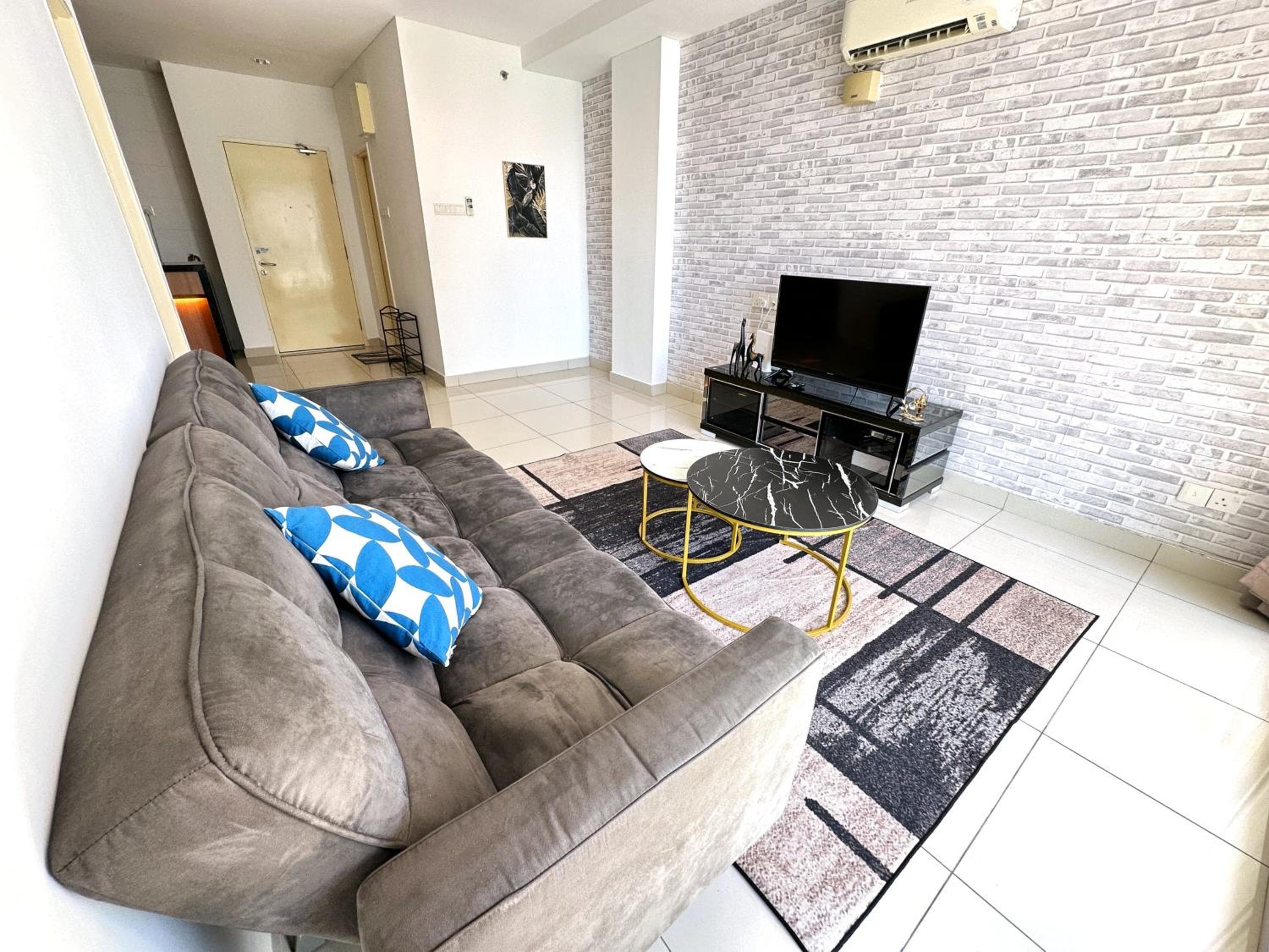 George Town High Floor Seaview Modern Suite 2BR Next to Gurney 23A, George Town, photo 5