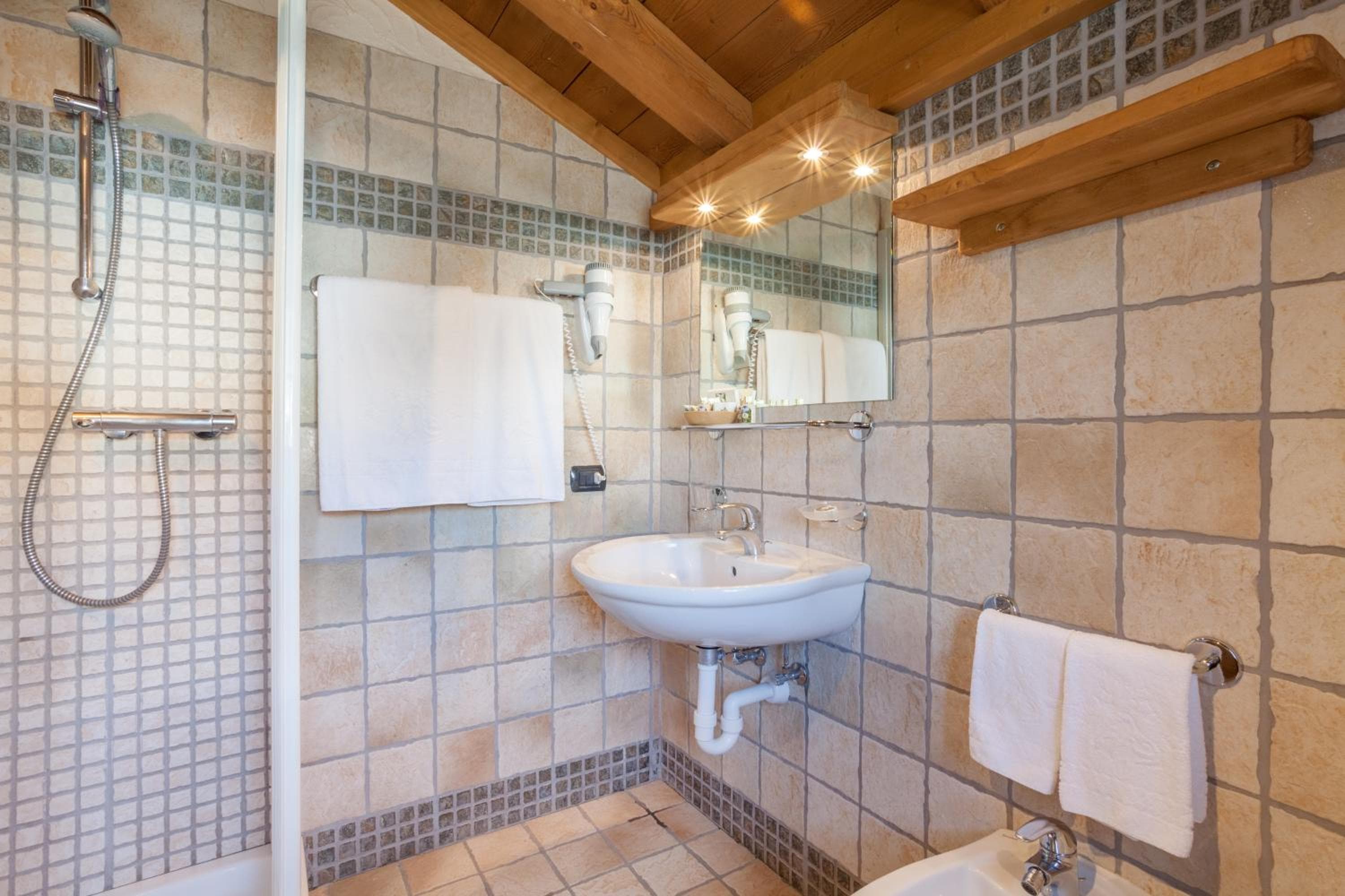 Park Chalet Village, Livigno, photo 2