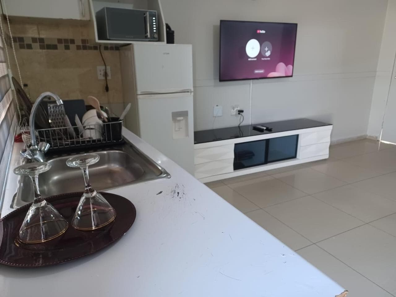 Gold Crown One Bedroom Self-Catering Apartment With NetFlix & YouTube, Johannesburg, photo 5