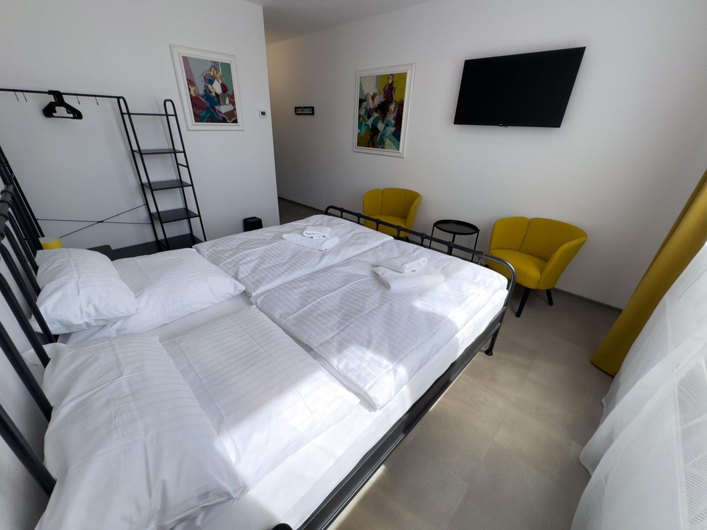 ROCH800 - industrial aparthotel Klatovy - free parking - self-checking, Klatovy, photo 5