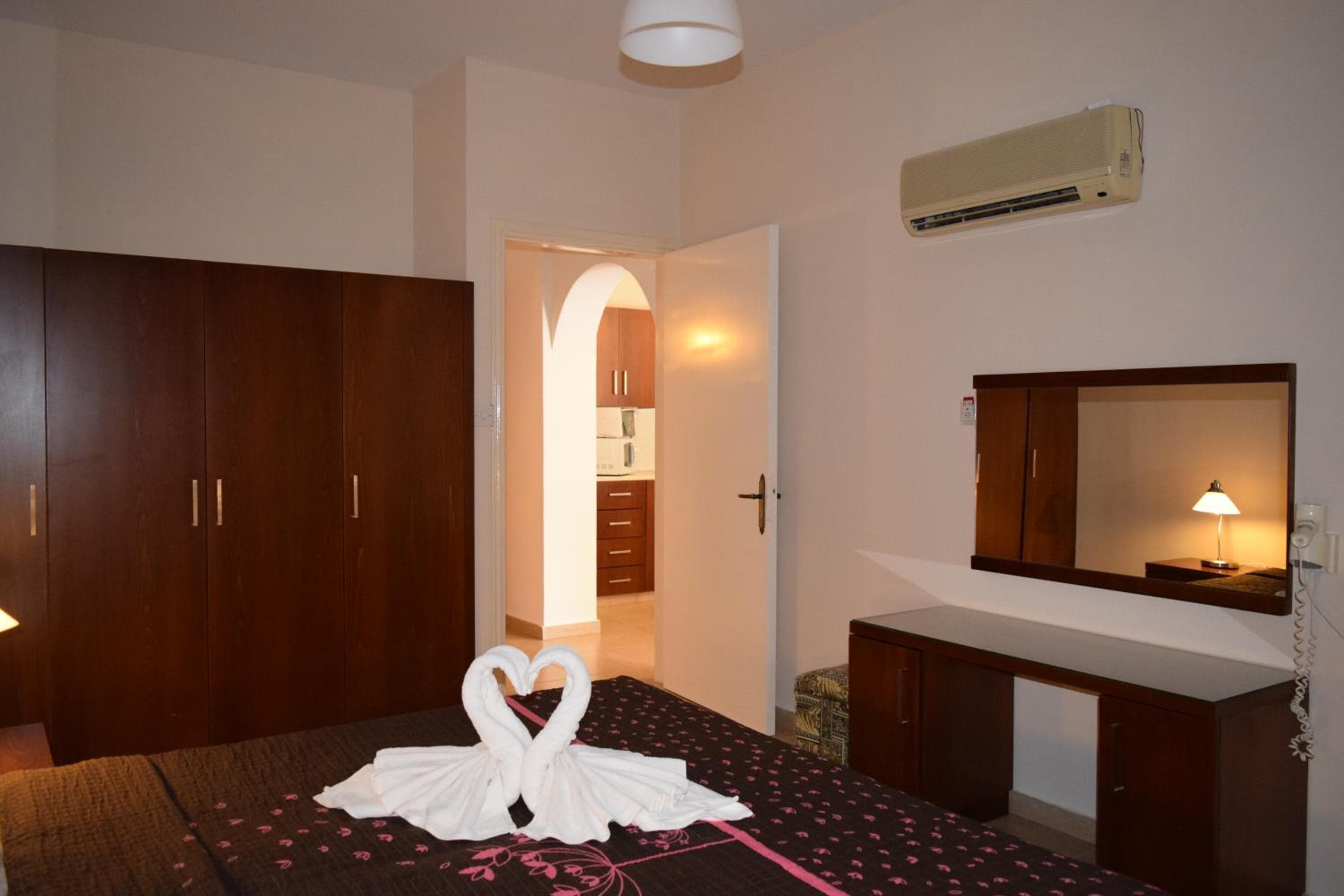 Anna Hotel Apartments, Paphos City, photo 3