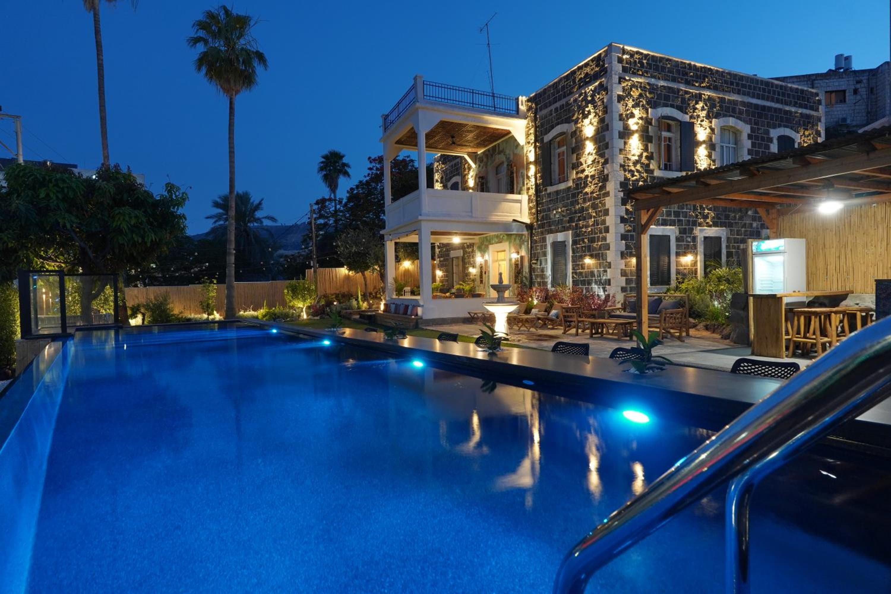 Oasis Palace, Tiberias
