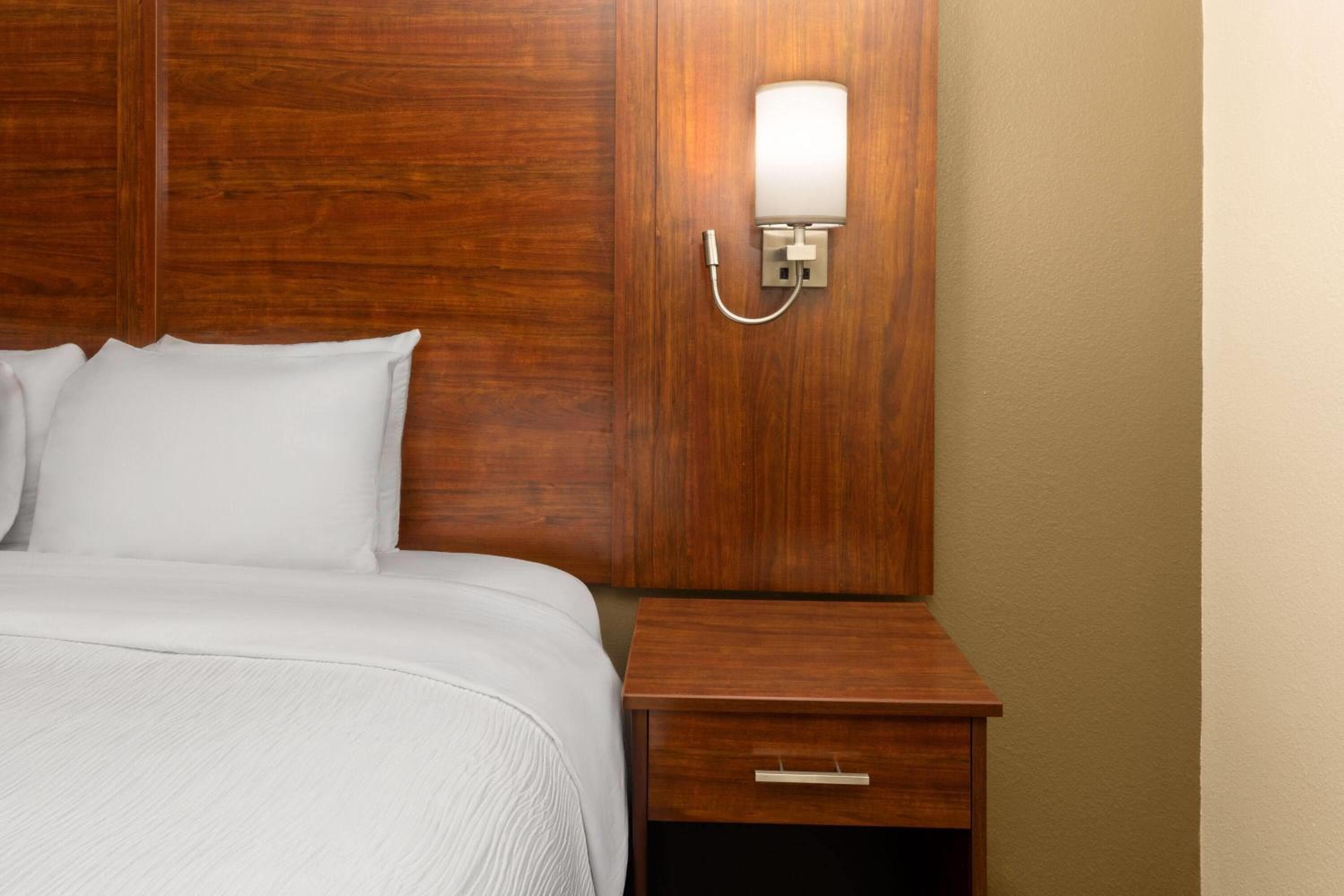Hawthorn Extended Stay by Wyndham College Station South, College Station, photo 4