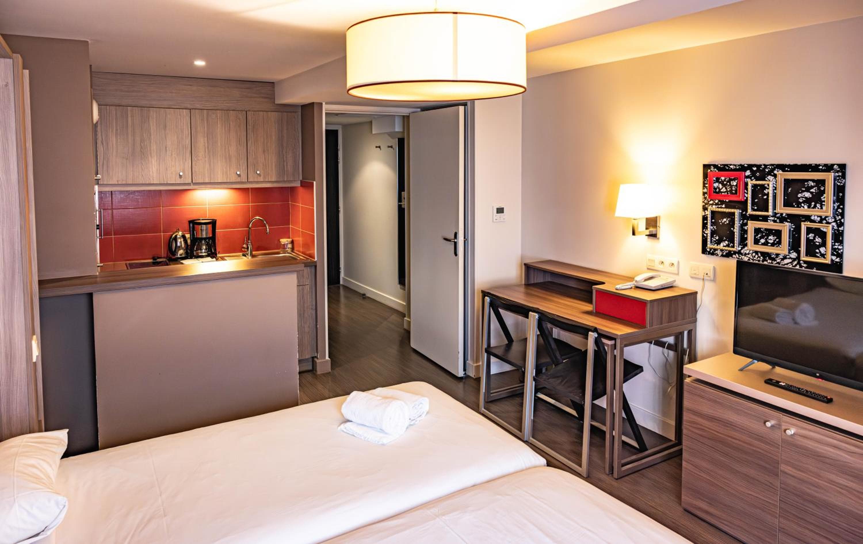 B&B HOME Caen Centre Gare, Caen, photo 5