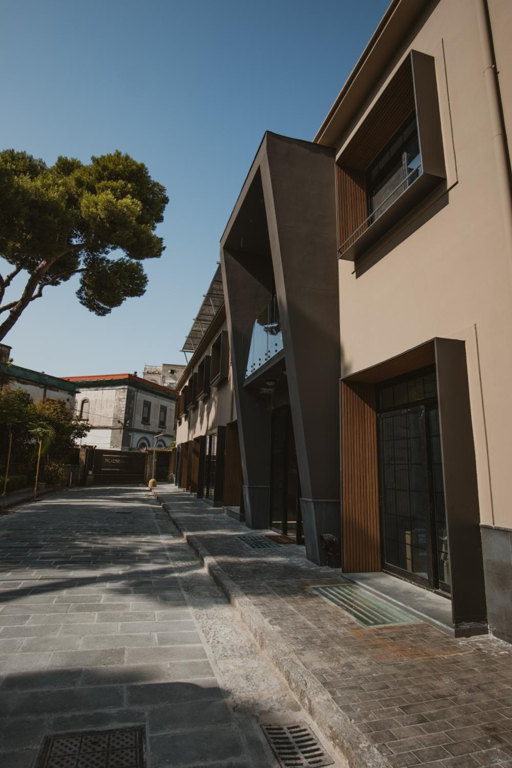 Palazzo Sebeto, Naples, photo 2