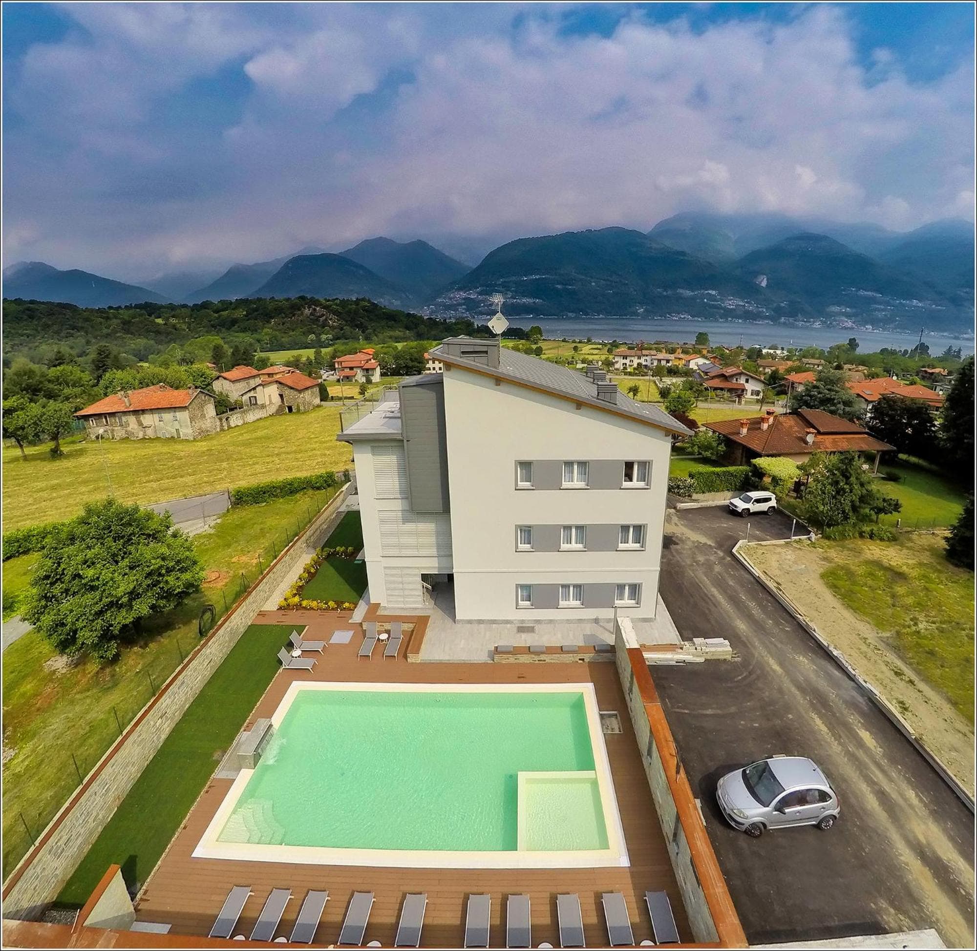 Rainbow Holiday Apartments Lake Como, Colico