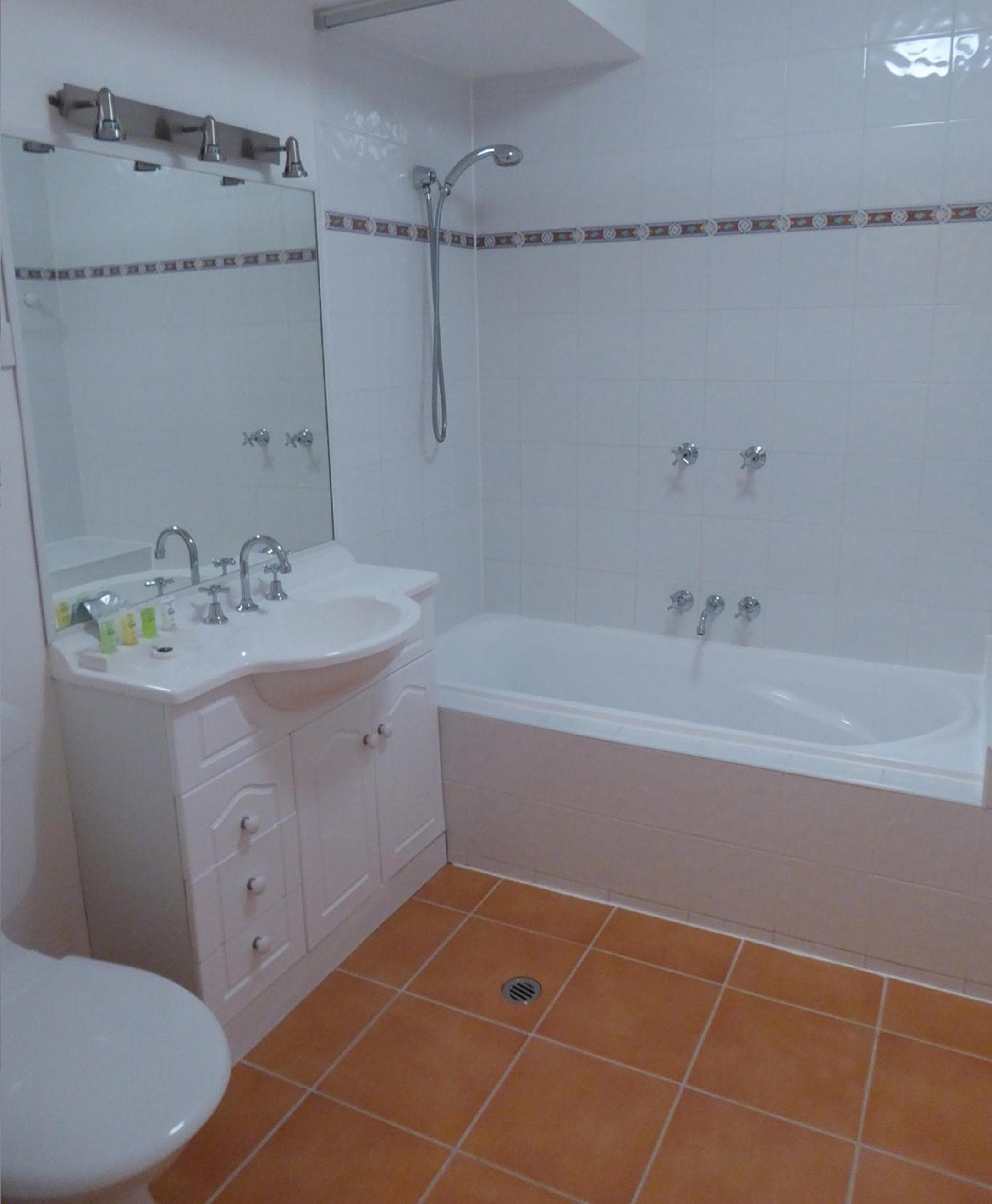 Lifestyle Apartments at Ferntree, Fern Tree Gully, photo 4