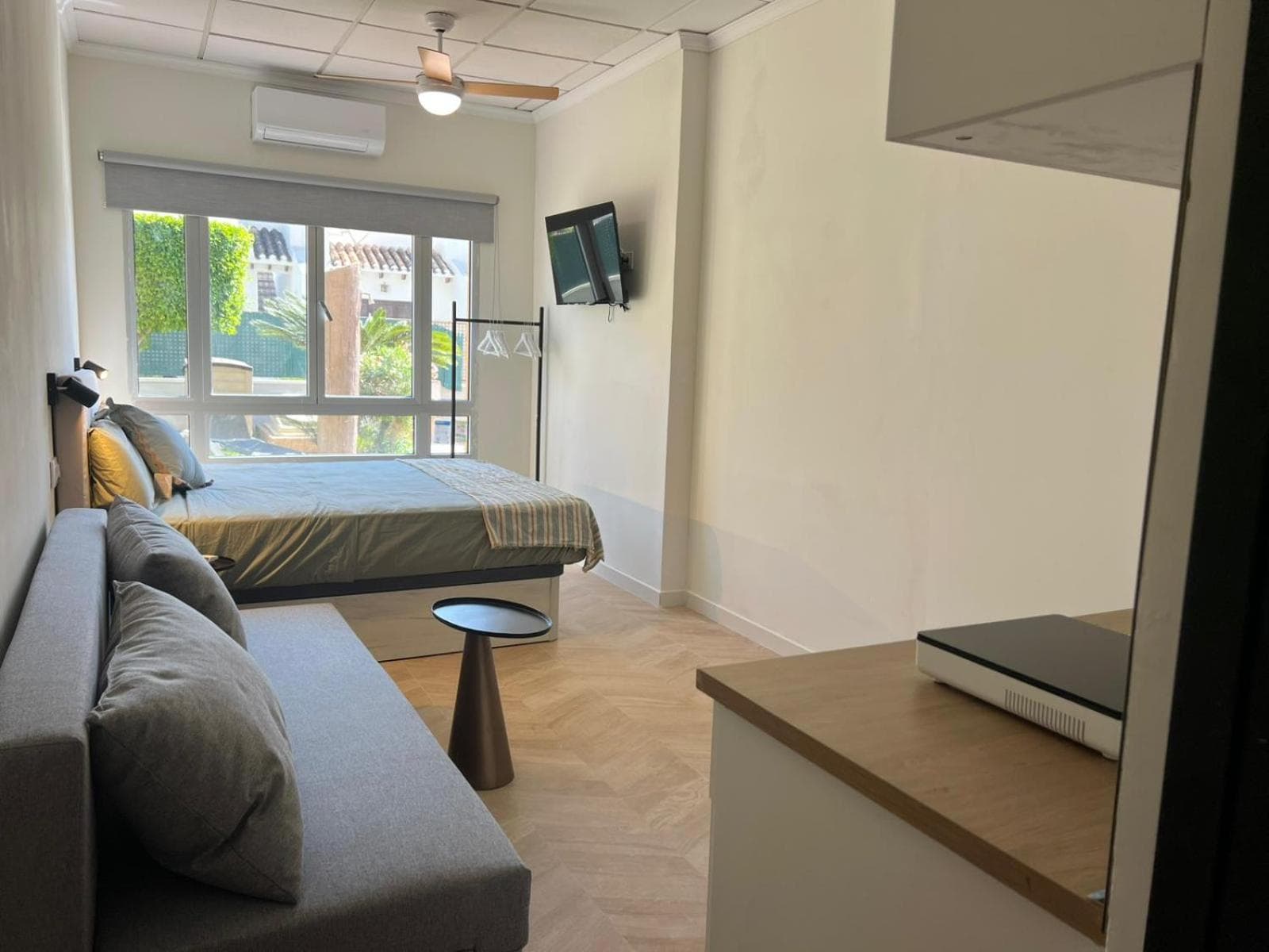 Apartahotel La Rotonda Cabo Roig Orihuela Costa Near the Beach and Leisure Area, Orihuela Costa