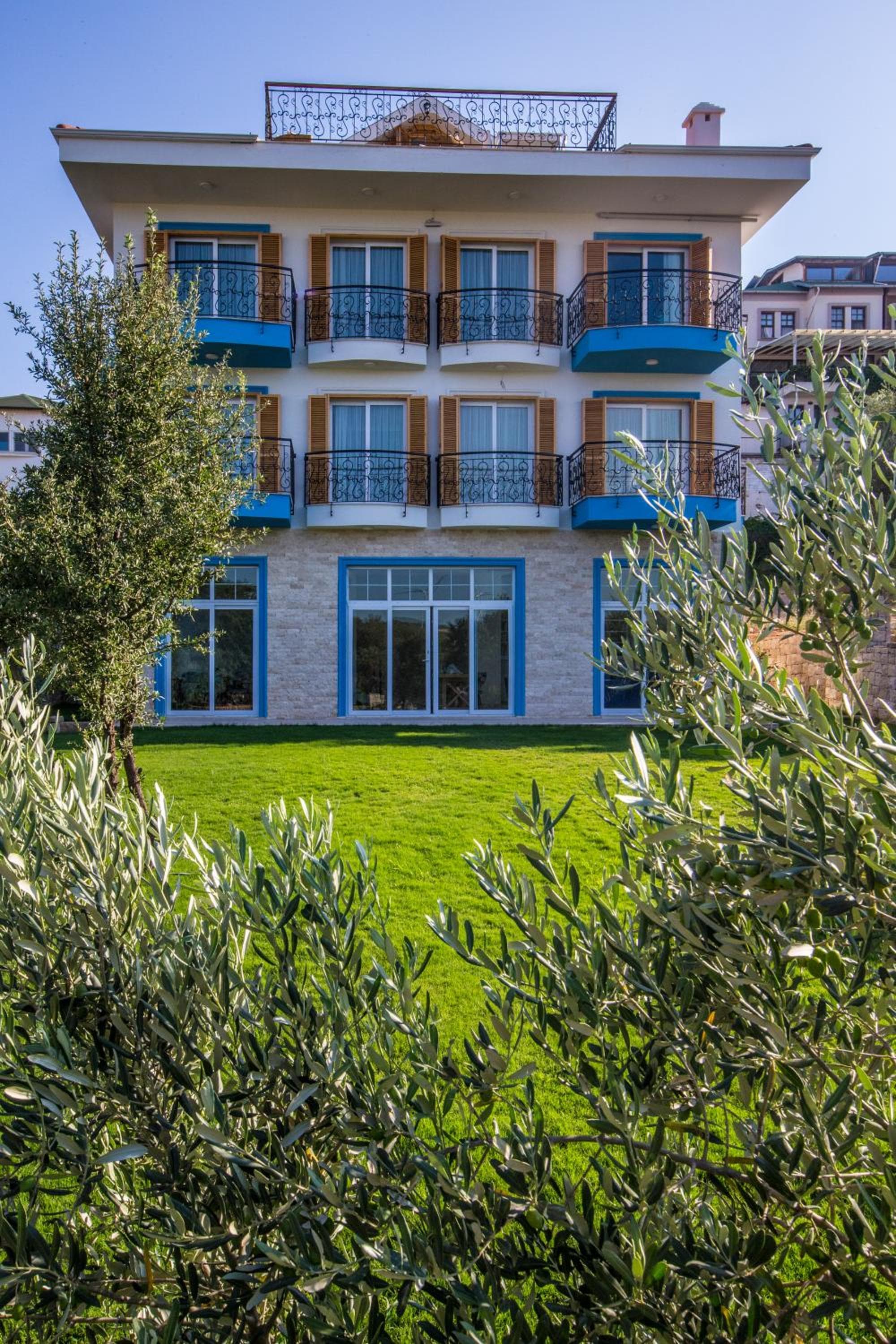 Clementin Suits Sigacık, Siğacık