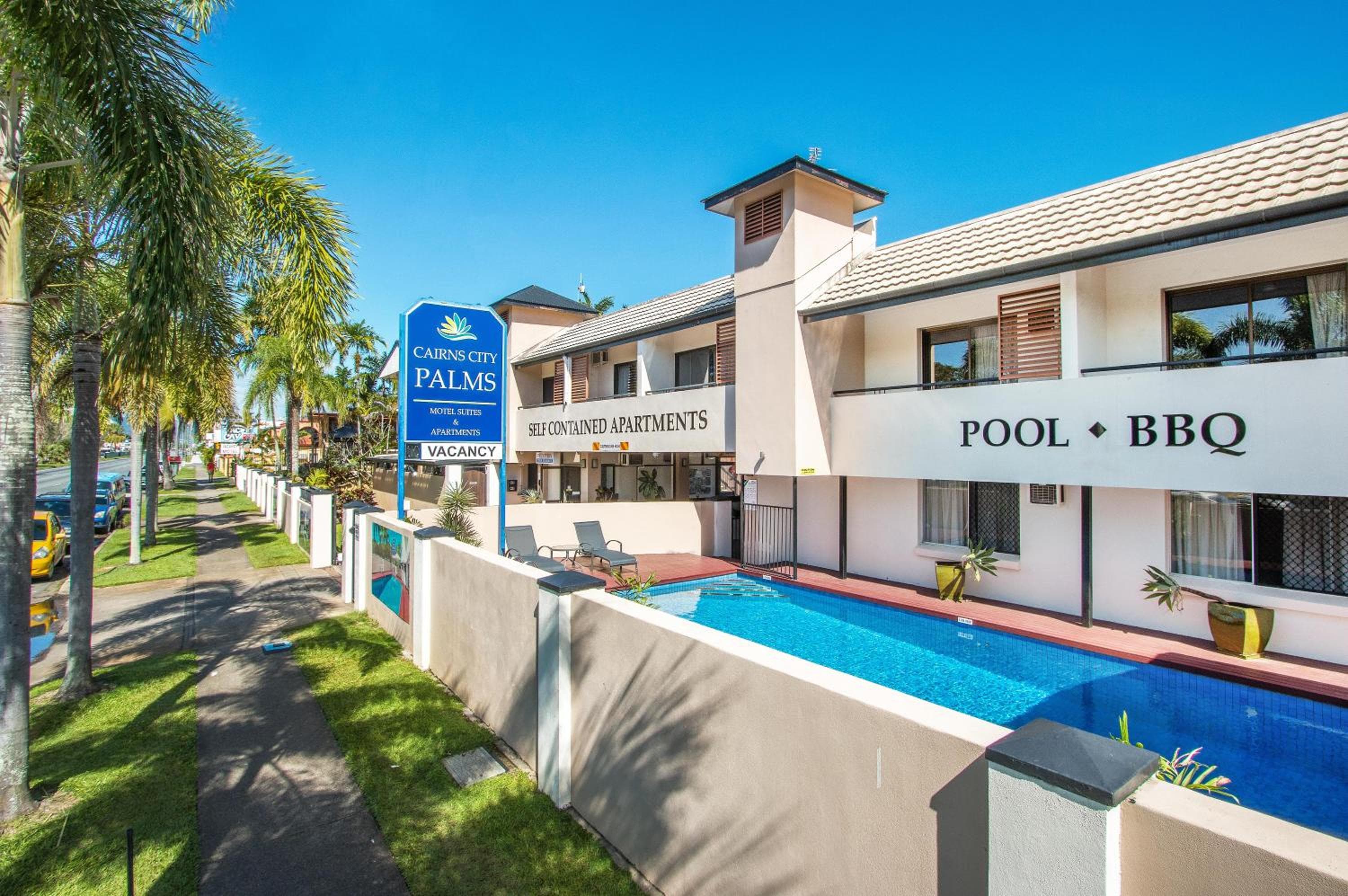 Cairns City Palms, Cairns