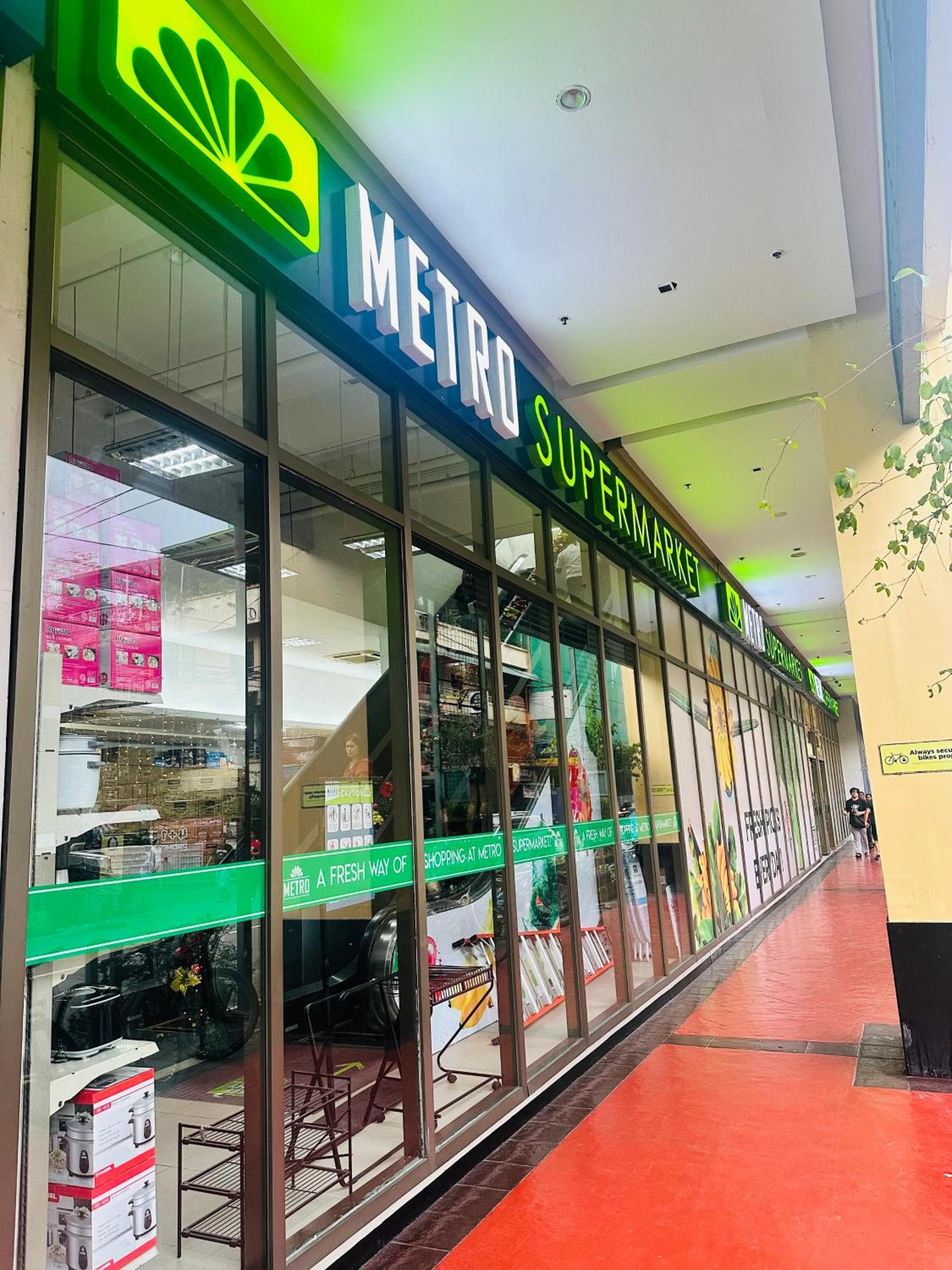 We Vibe, 81 Newport Blvd across NAIA 3, Manila, photo 3