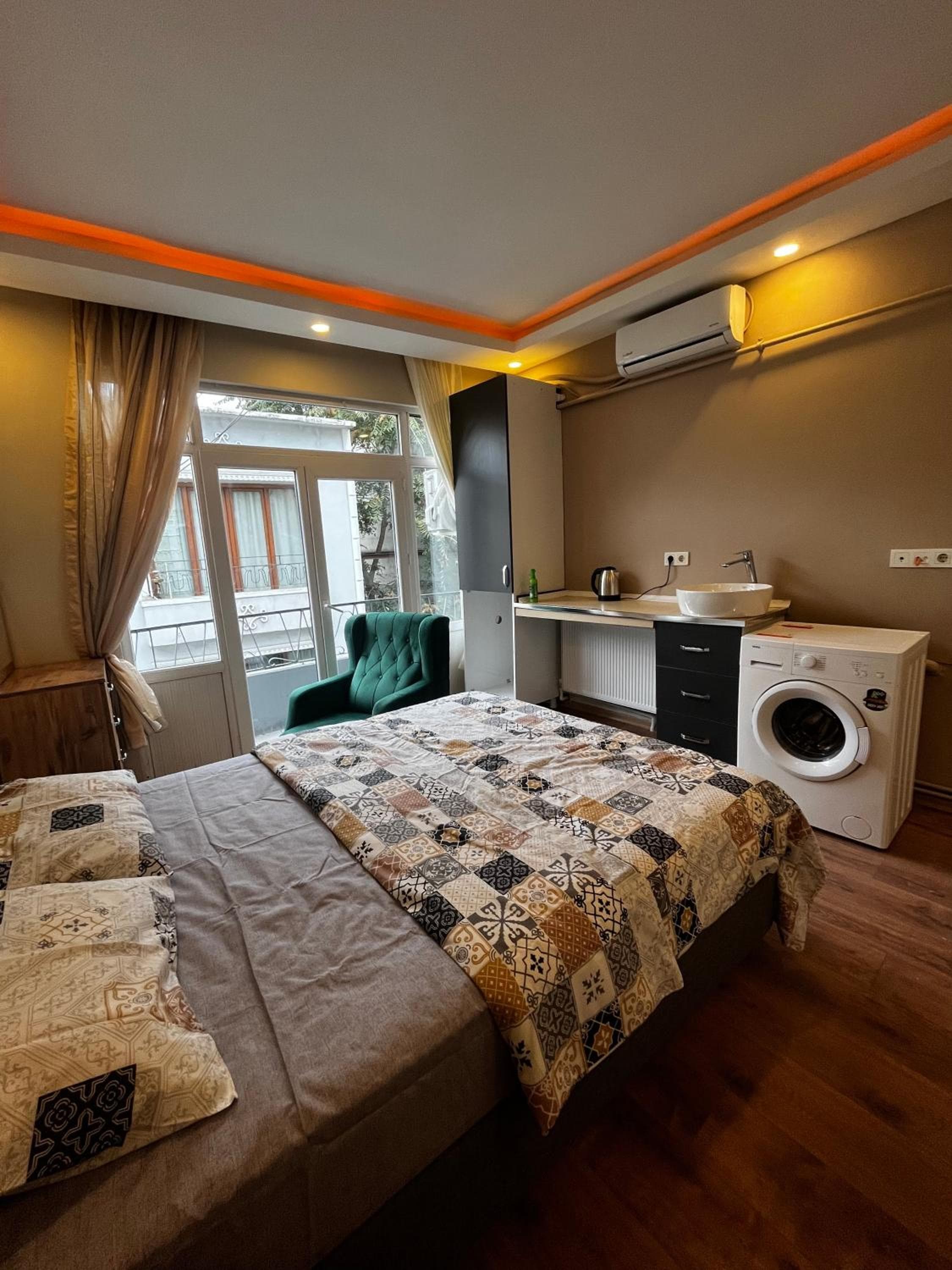 White Lotus Suites, Istanbul