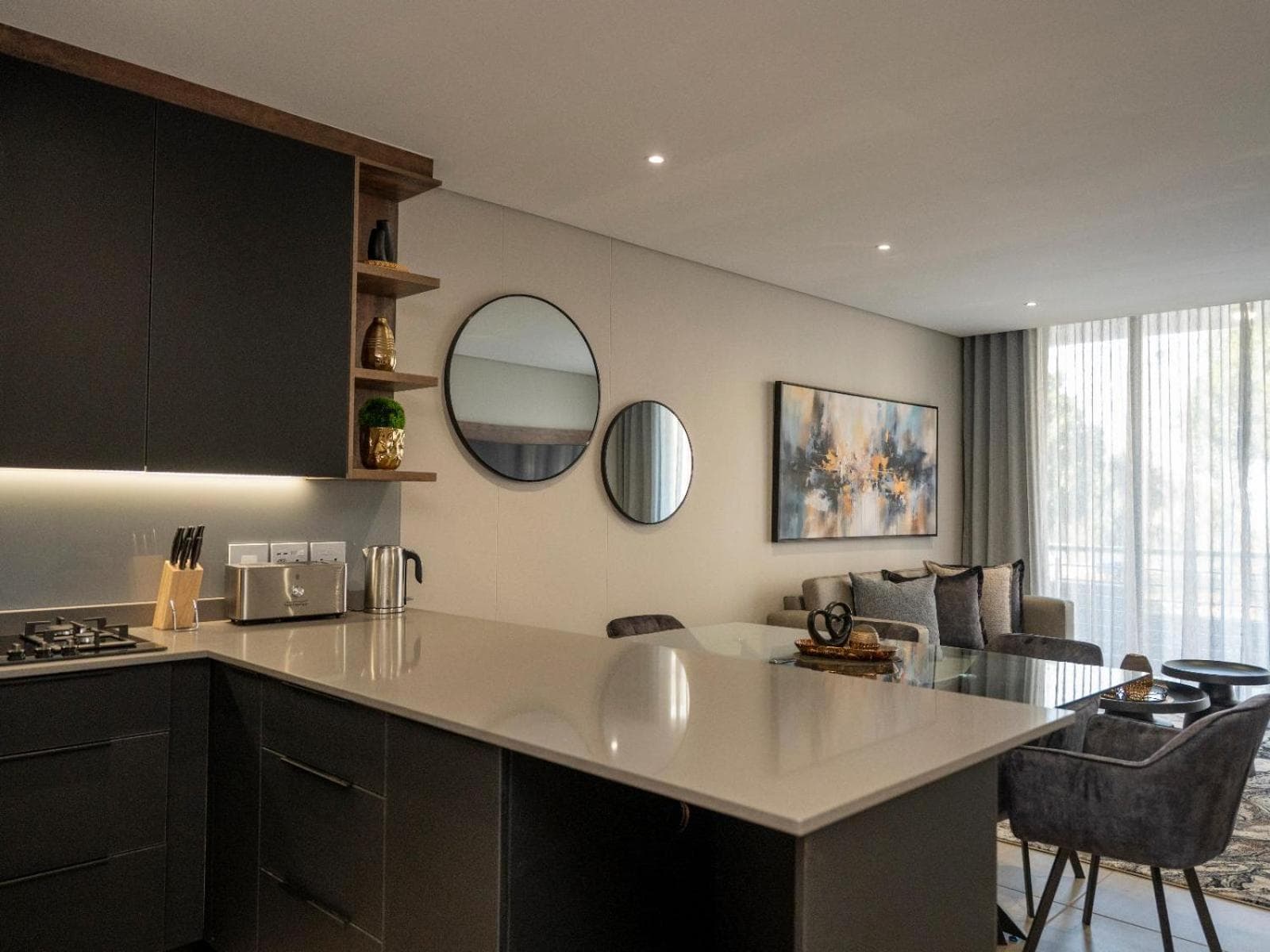 Lux Leisure Apartment Hotel Sandton, Johannesburg, photo 5