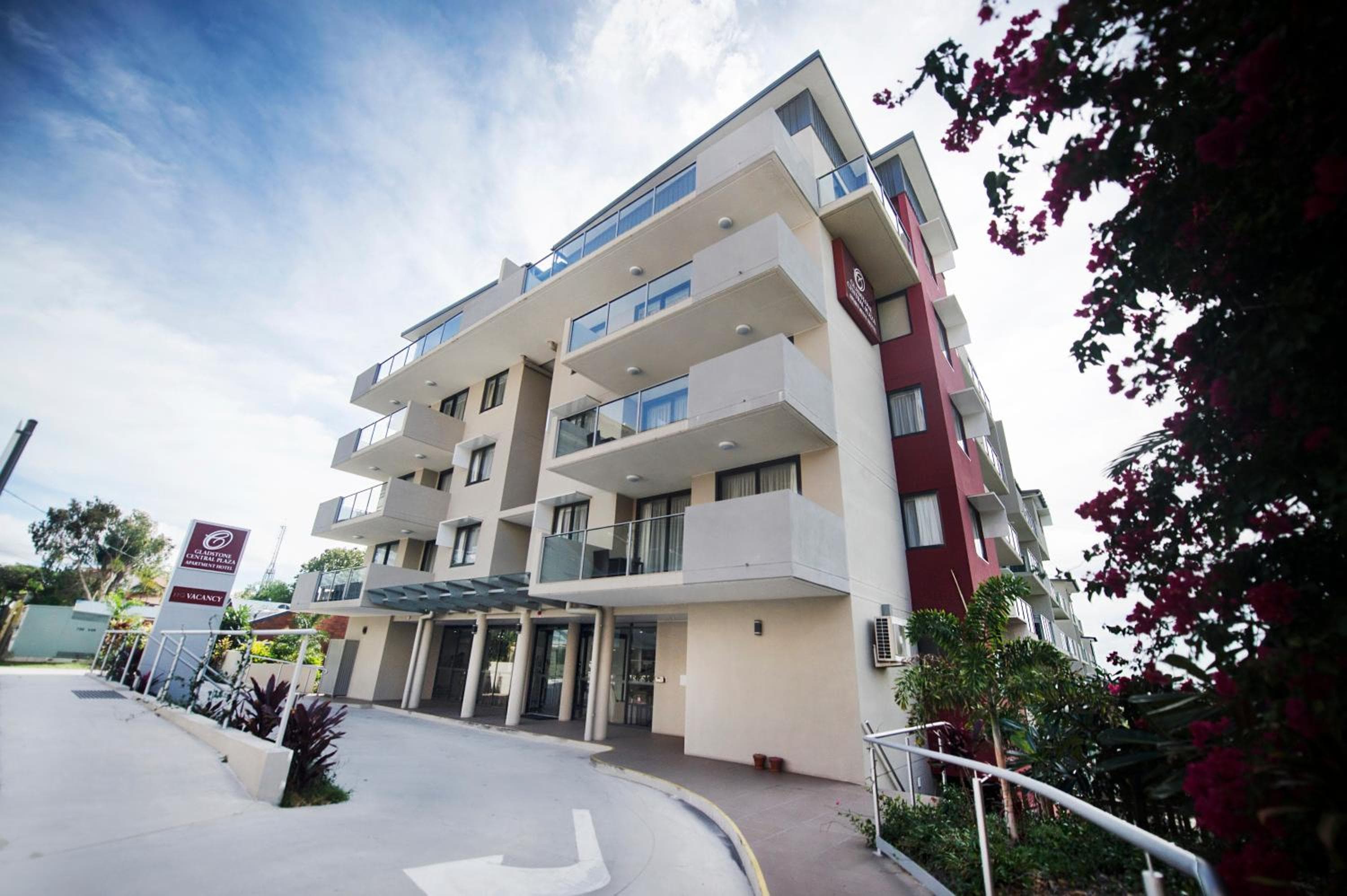 Gladstone Central Plaza Official, Gladstone