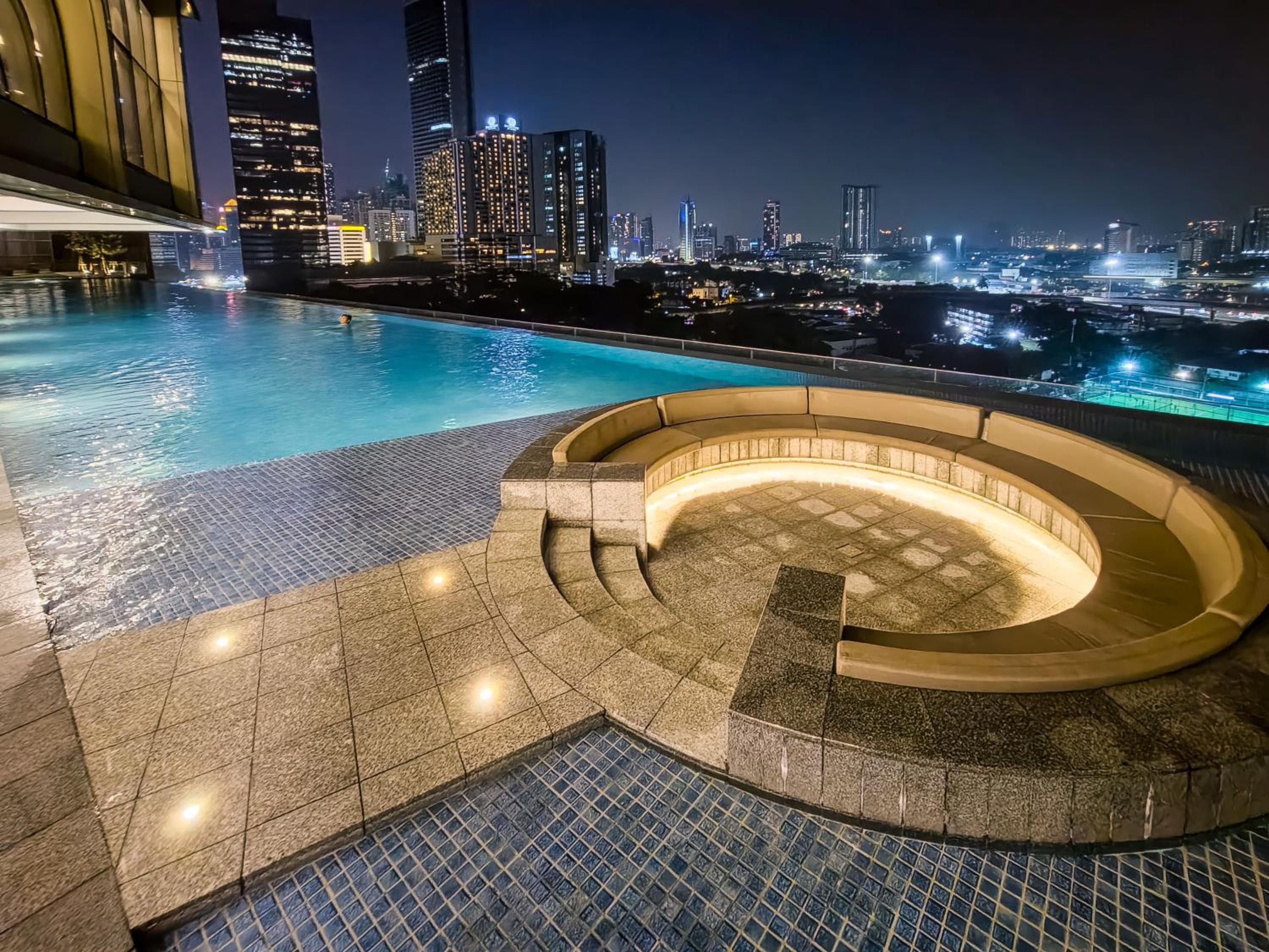 La Gente x Pavilion Embassy Serviced Suites, Kuala Lumpur