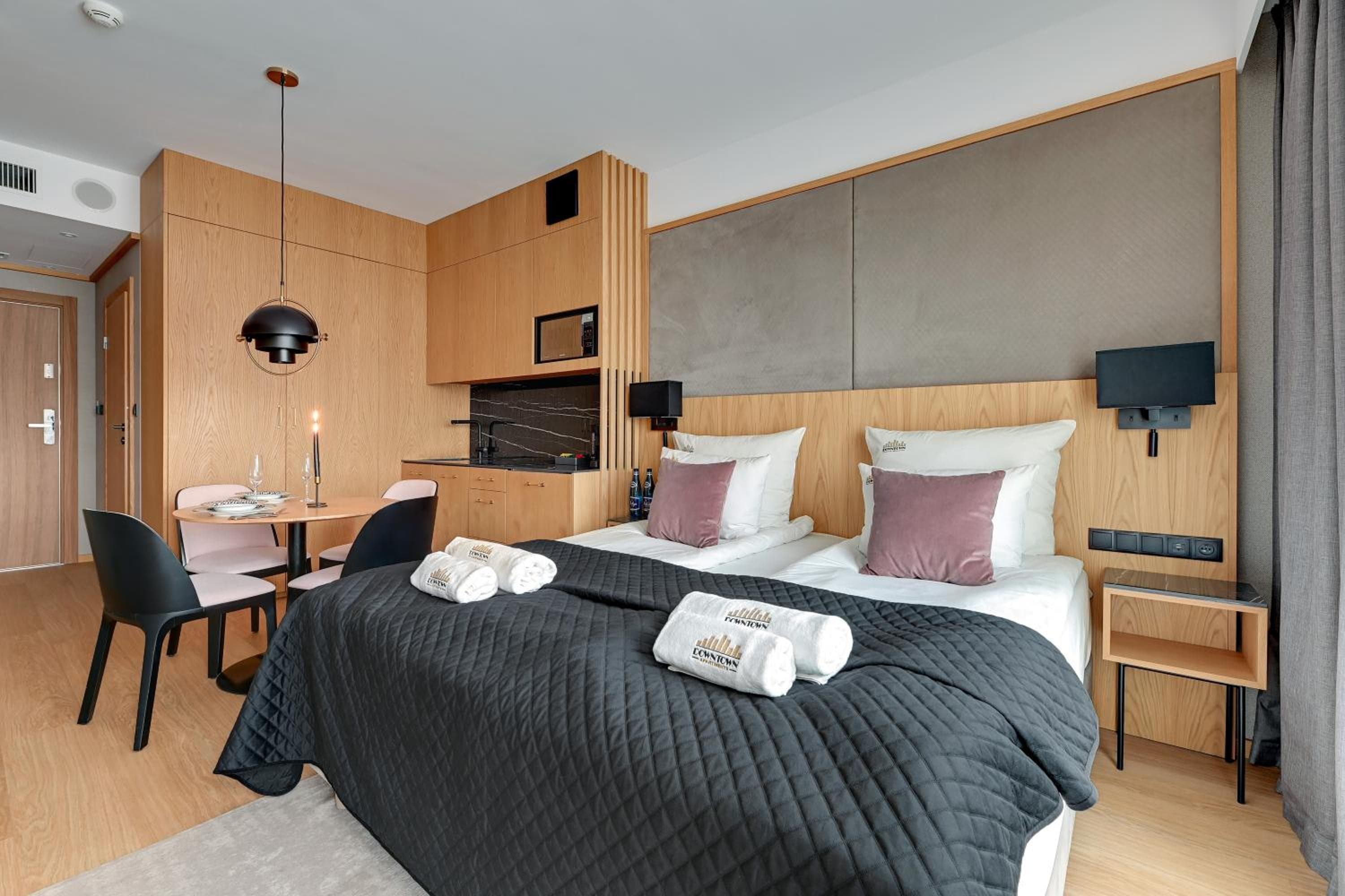 DEO PLAZA Suites & Riverside by Downtown Apartments, Gdańsk, photo 3
