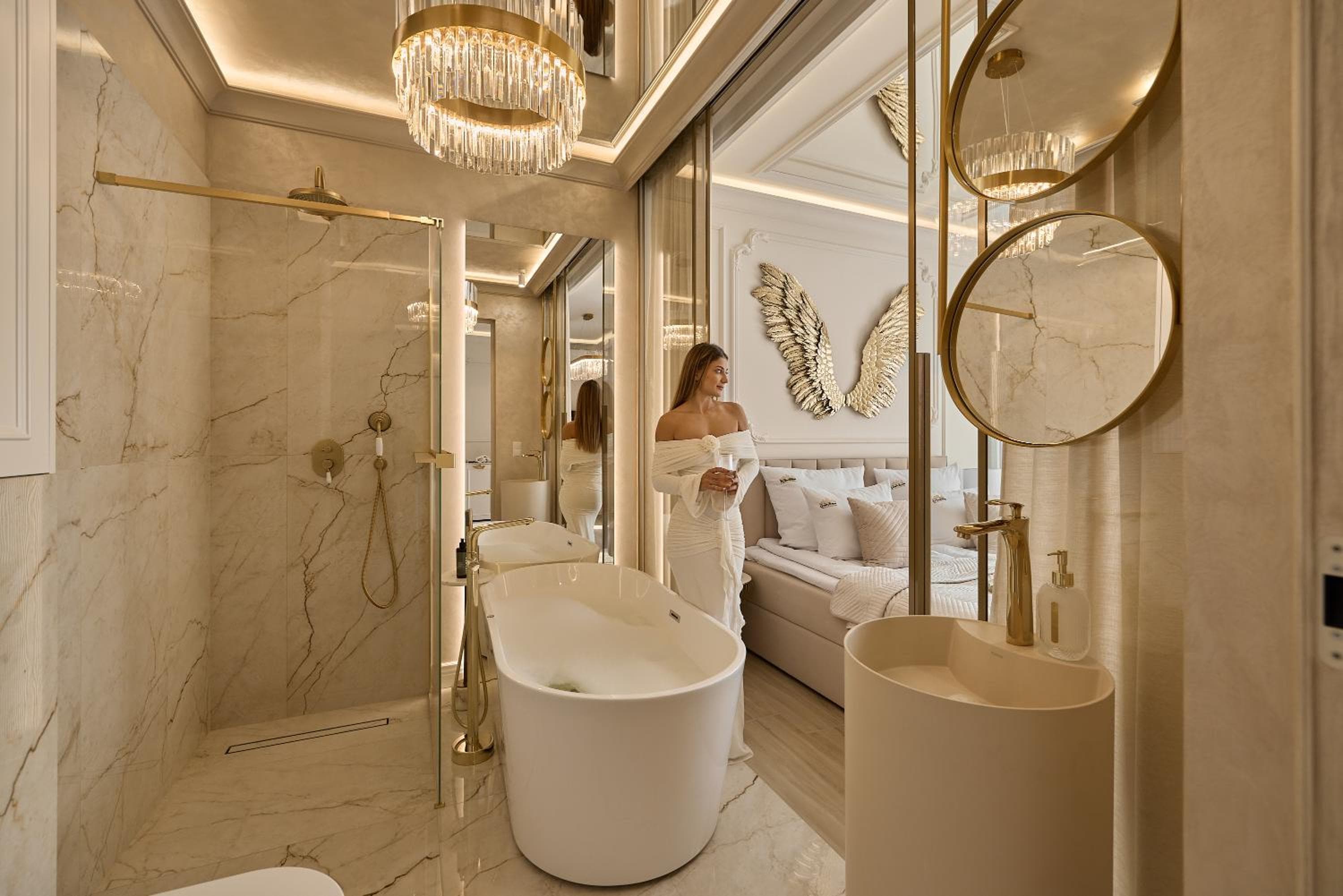 Jacuzzi Mirror Suite Granaria by Downtown Apartments, Gdańsk