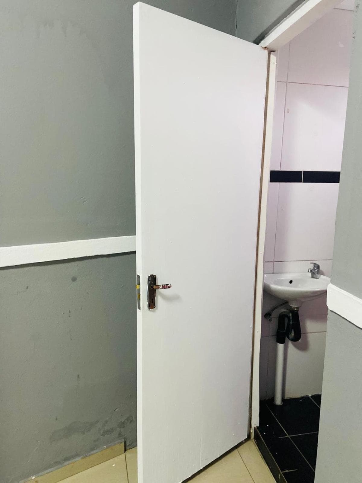 Gold Crown One Bedroom Self-Catering Apartment With NetFlix & YouTube, Johannesburg, photo 3