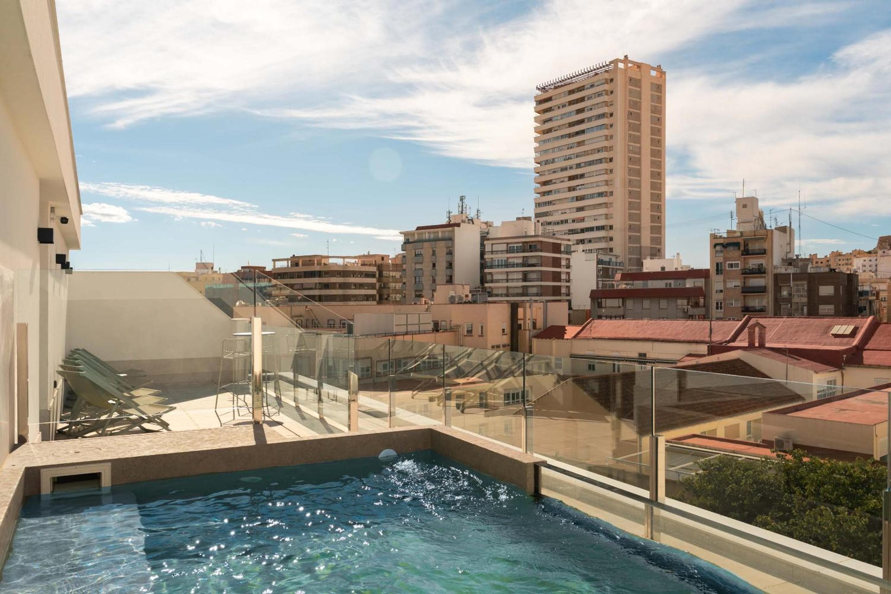Limehome Alicante Avinguda de Jijona, Alicante