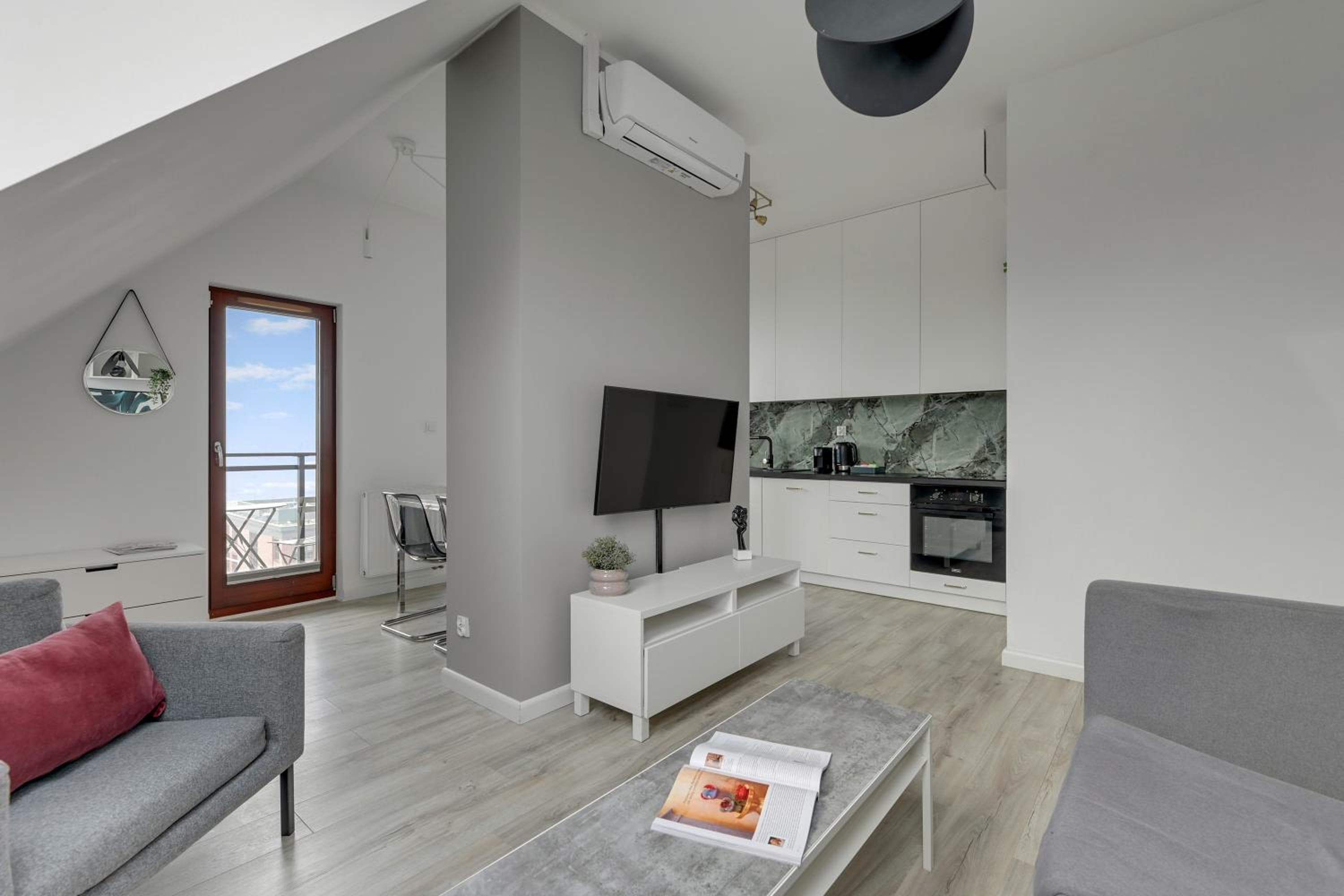 Aura III Apartments & Free Parking by Downtown Apartments, Gdańsk, photo 2