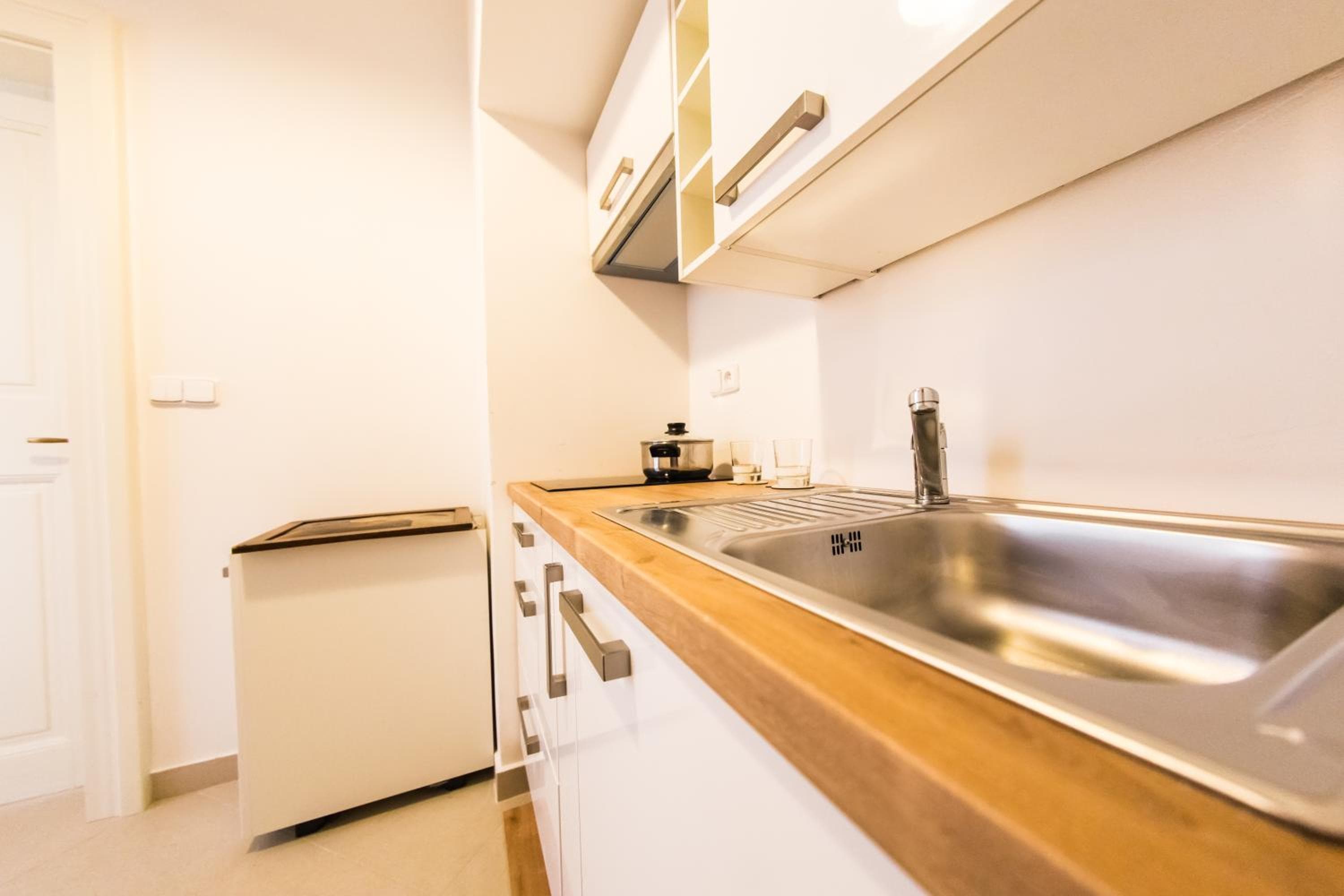 Three Golden Crowns Apartments, Prague, photo 4