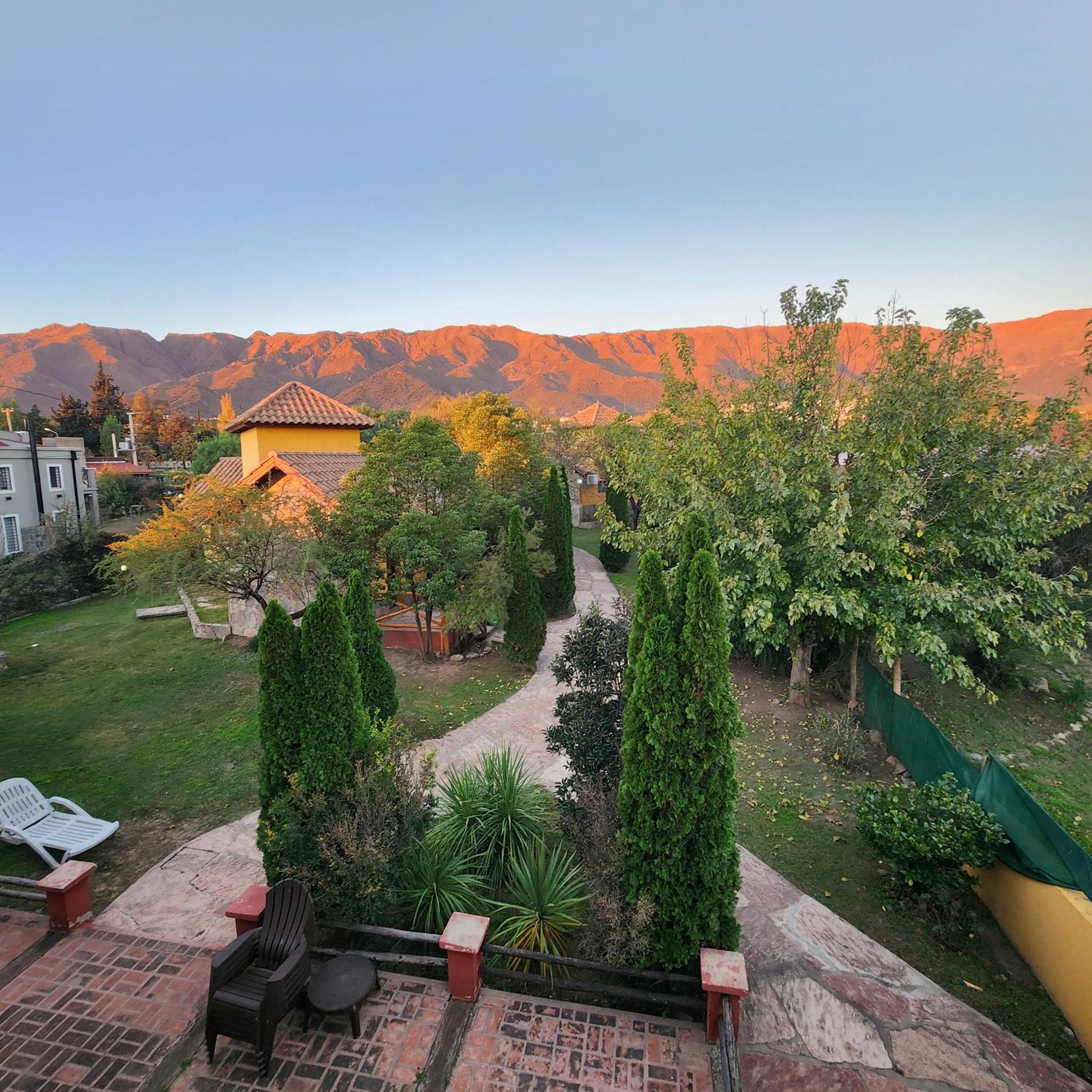Merlo Trail Lodge, Merlo, photo 2