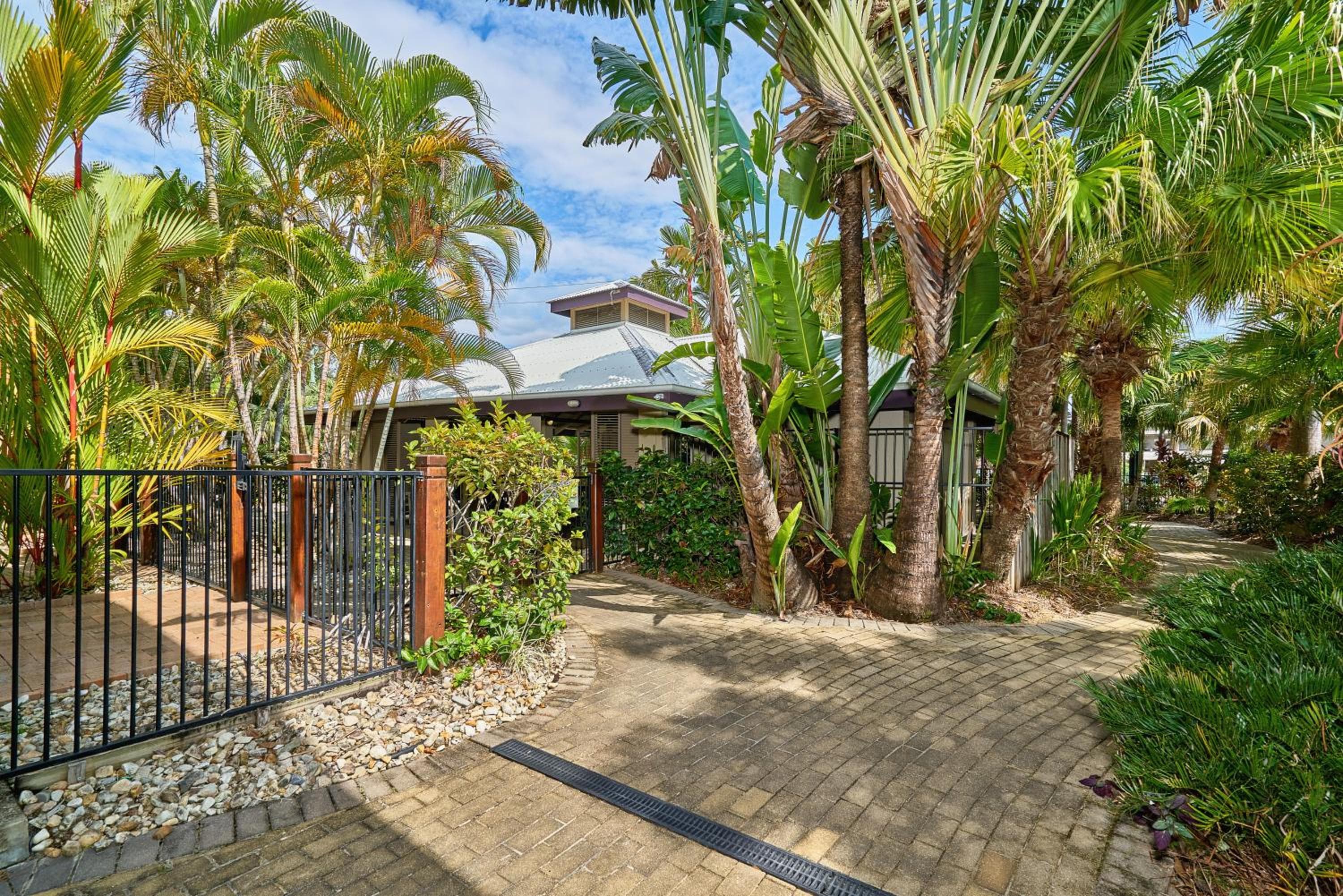Trinity Beach Club Holiday Apartments, Trinity Beach