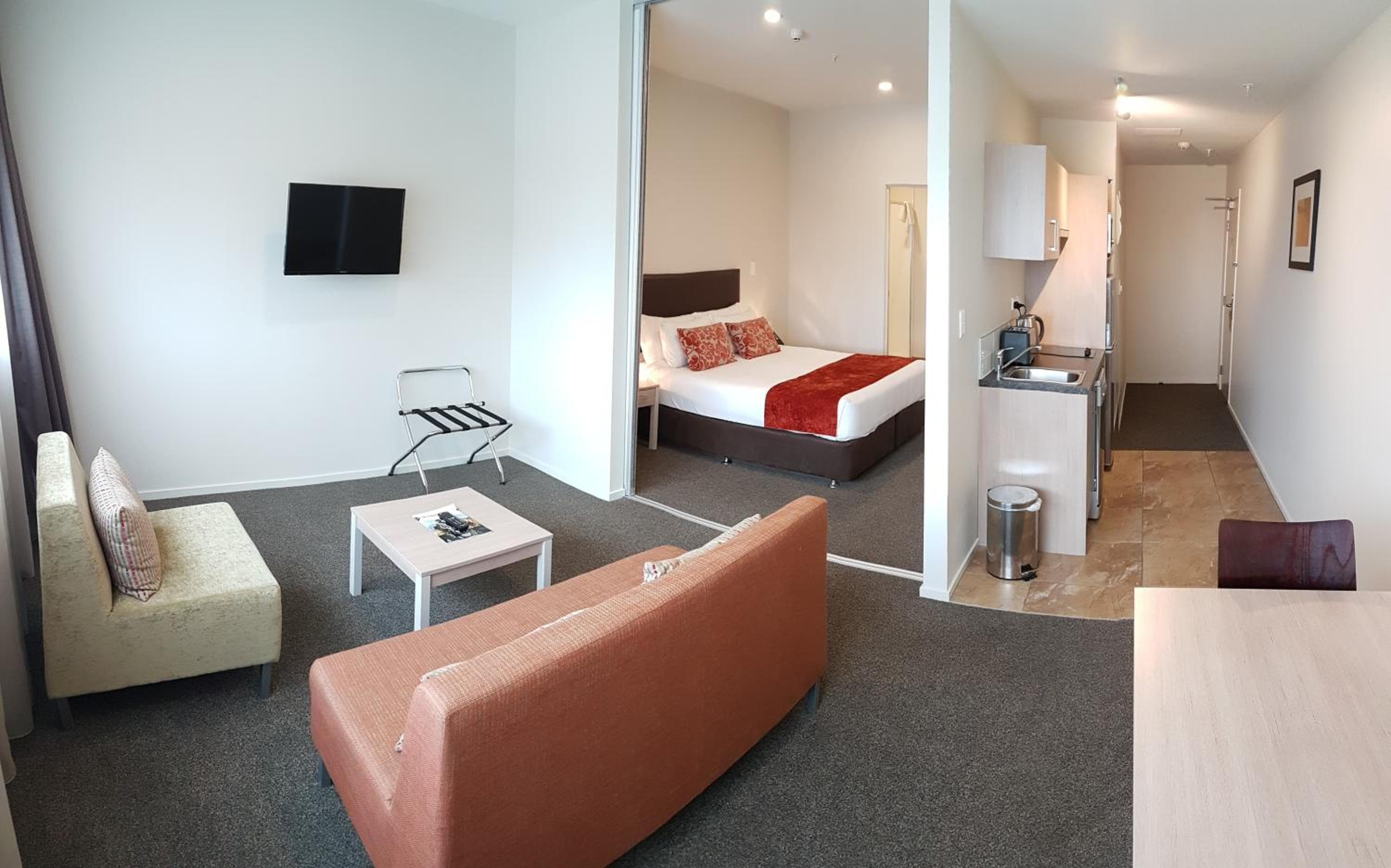 Ramada Suites by Wyndham Christchurch City, Christchurch, photo 5