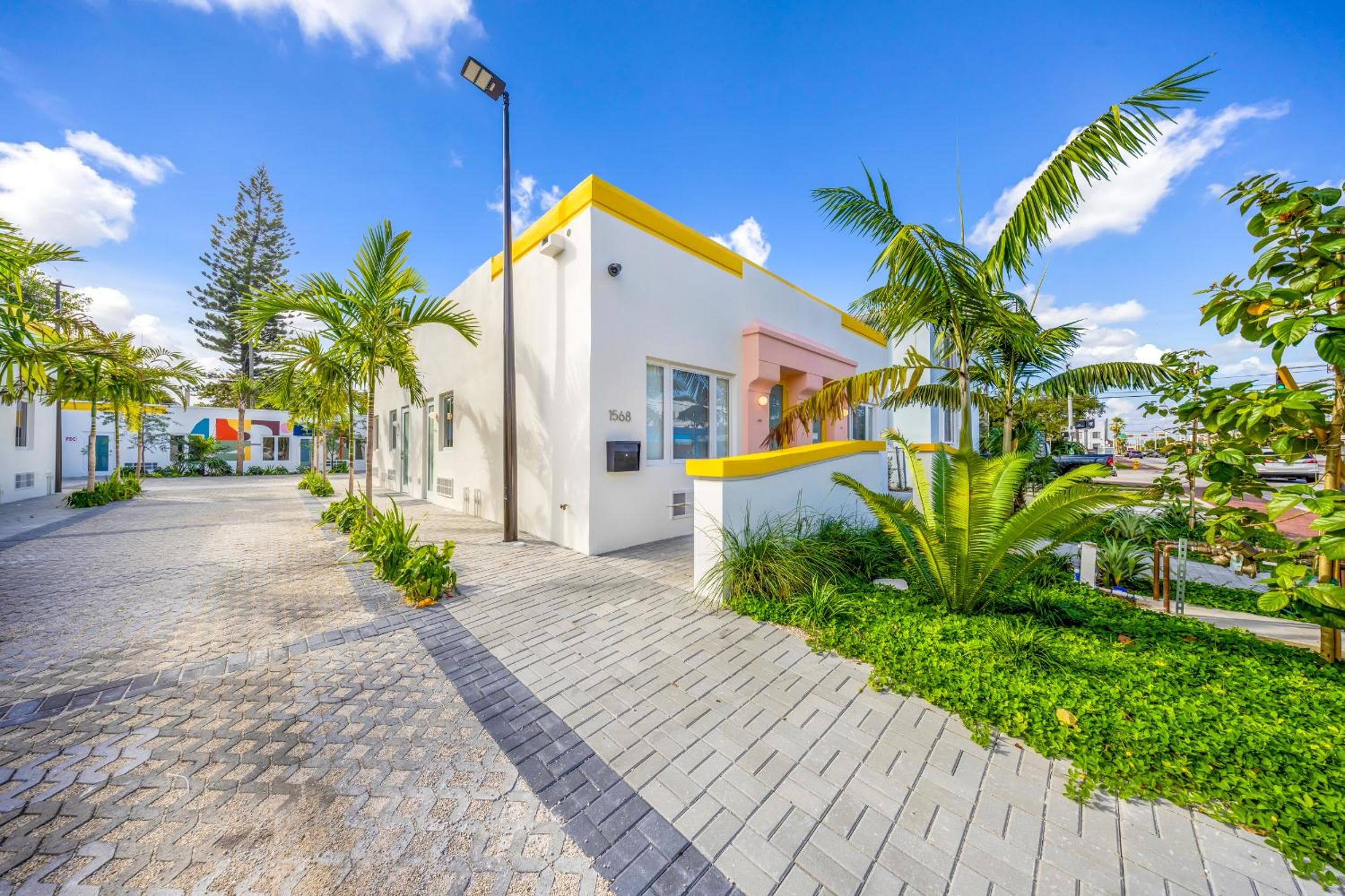 El Jardin Inn, Miami